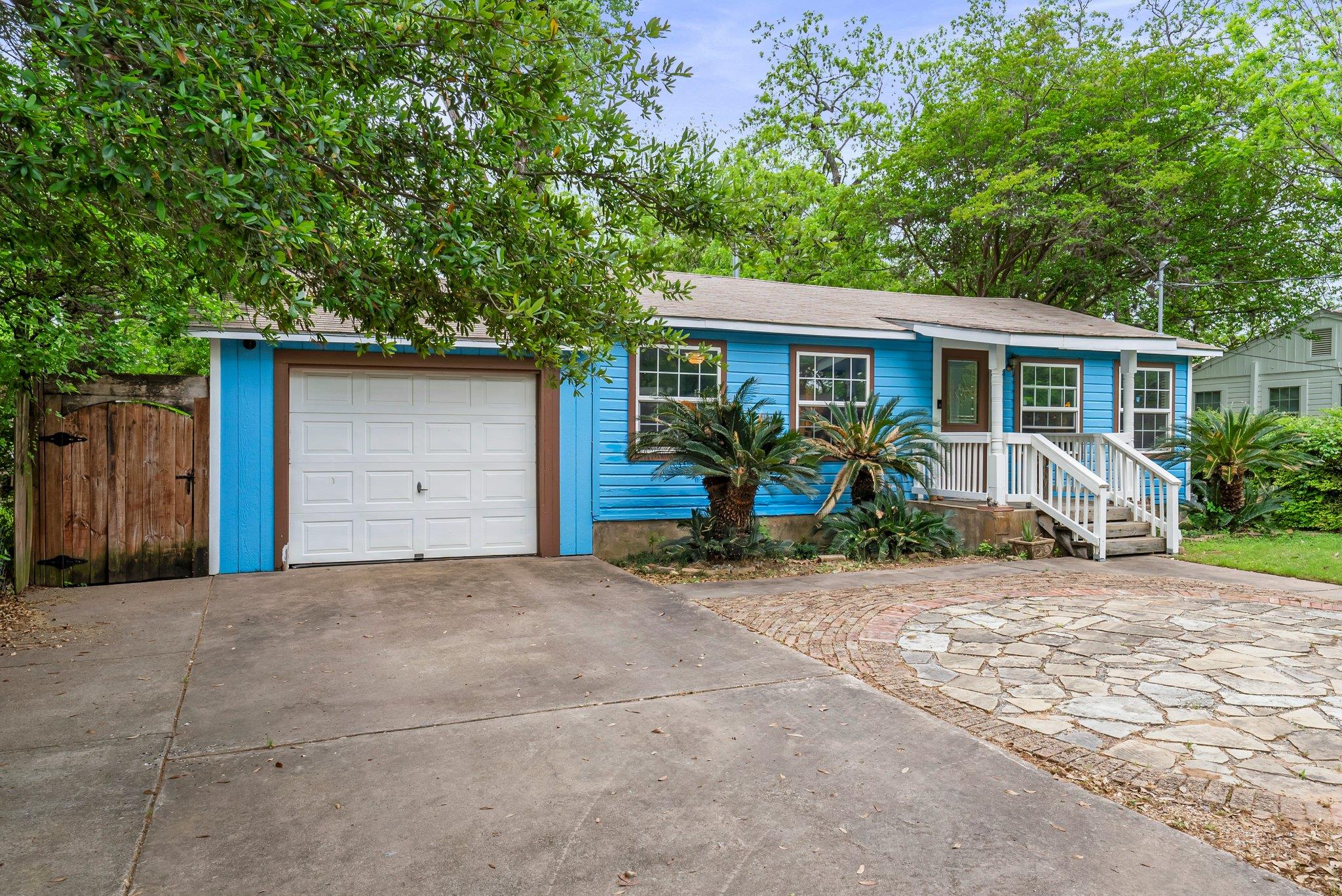 4701 Milburn LN Property Photo 1