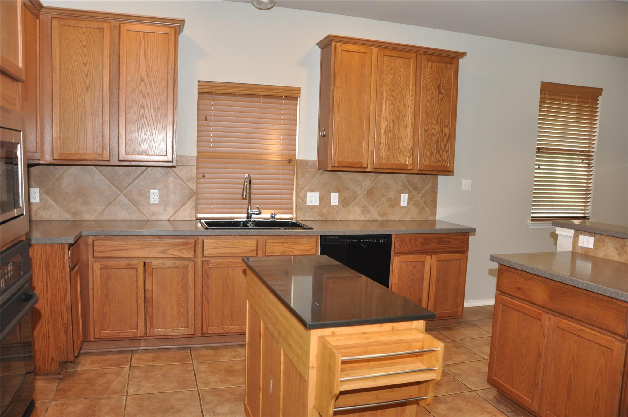507 Las Colinas Dr Property Photo 3