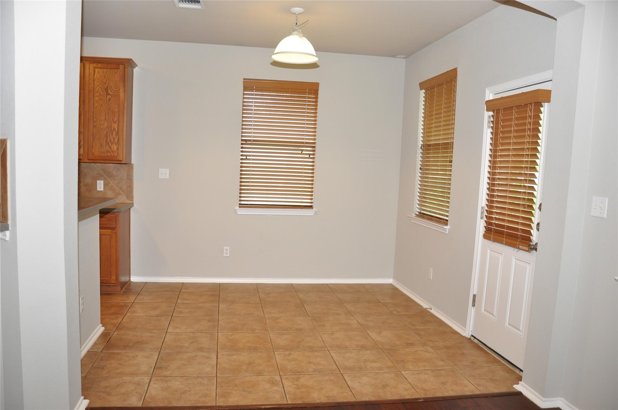507 Las Colinas Dr Property Photo 6