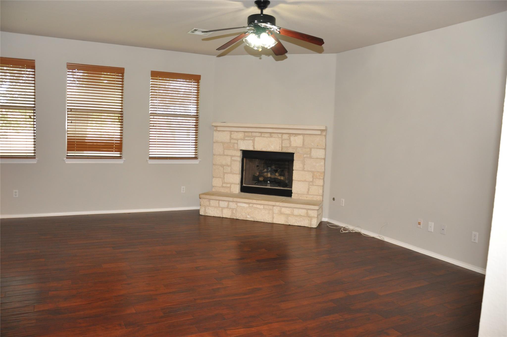 507 Las Colinas Dr Property Photo 7
