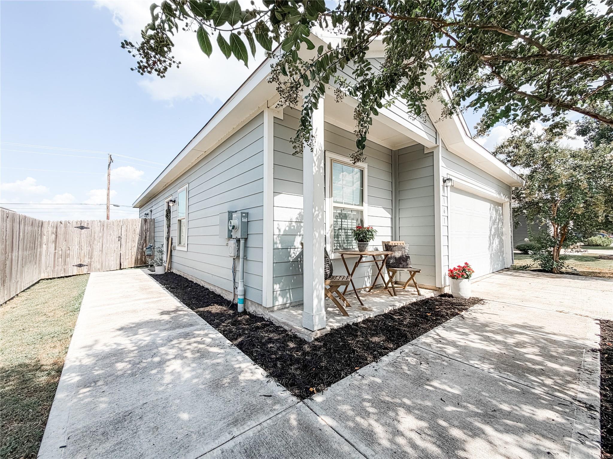 161 Emerald Green Trl Property Photo 3