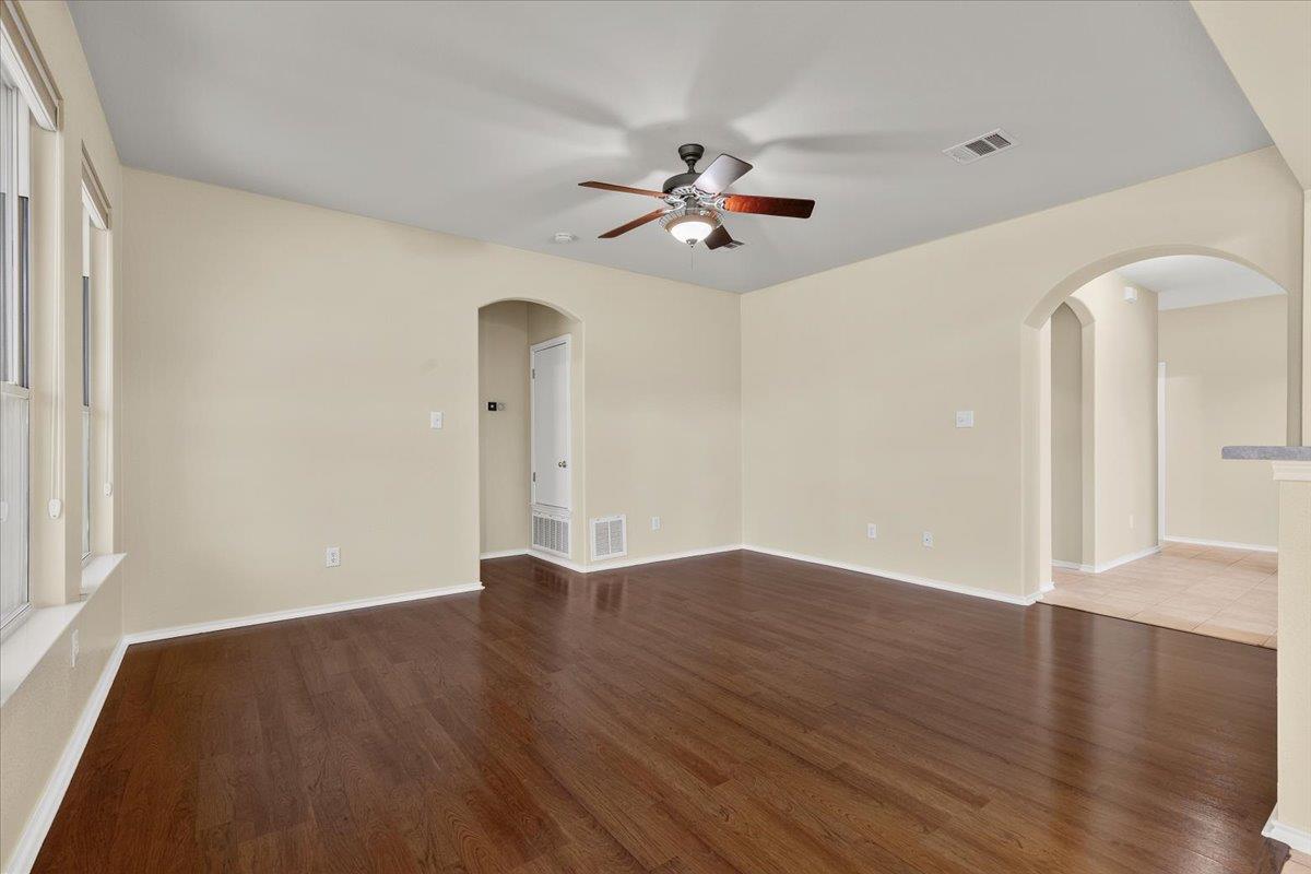 107 Buck Shot Ct Property Photo 18