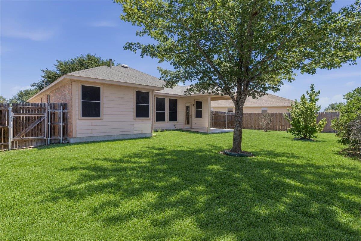 107 Buck Shot Ct Property Photo 32