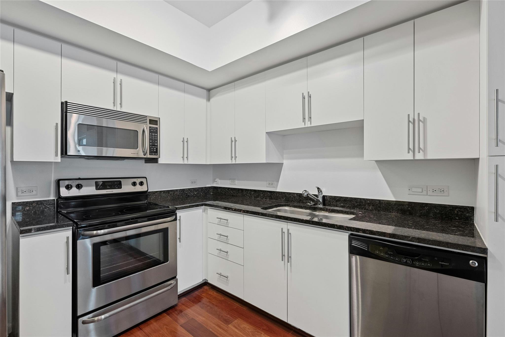 54 Rainey St 613 Property Photo 7