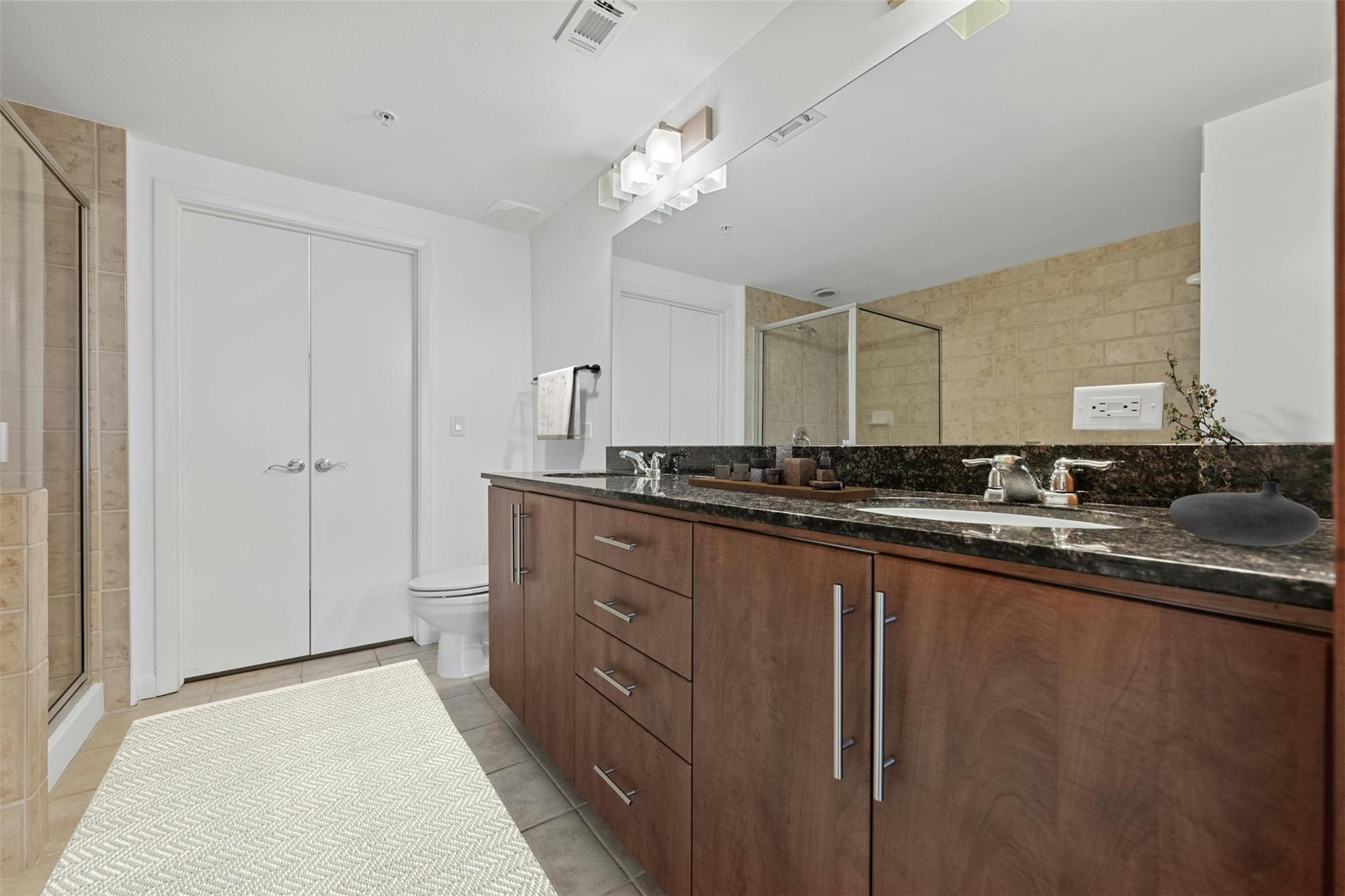 54 Rainey St 613 Property Photo 11