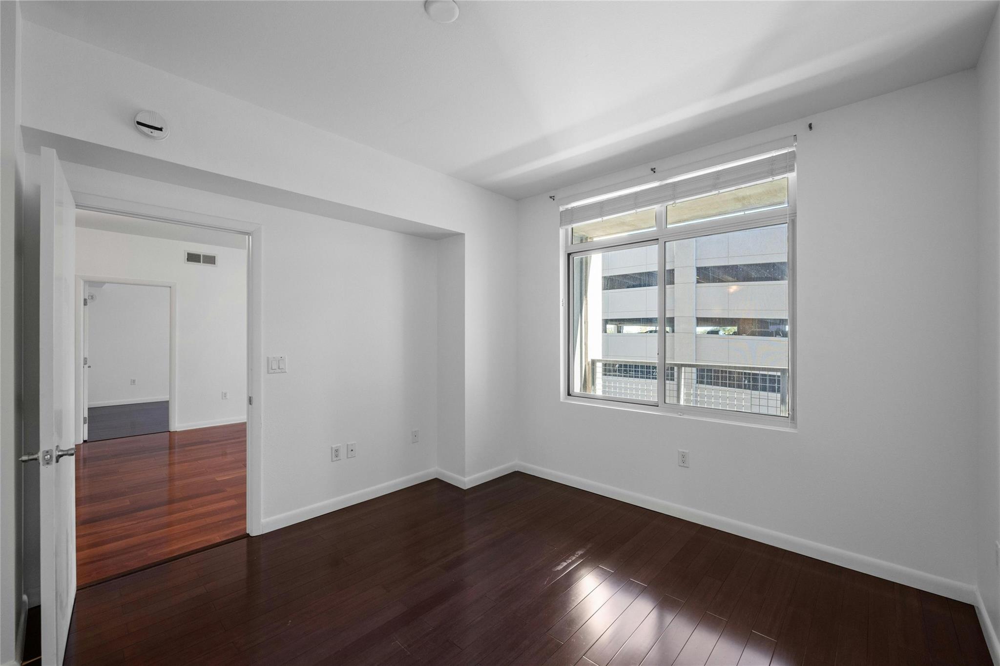 54 Rainey St 613 Property Photo 14