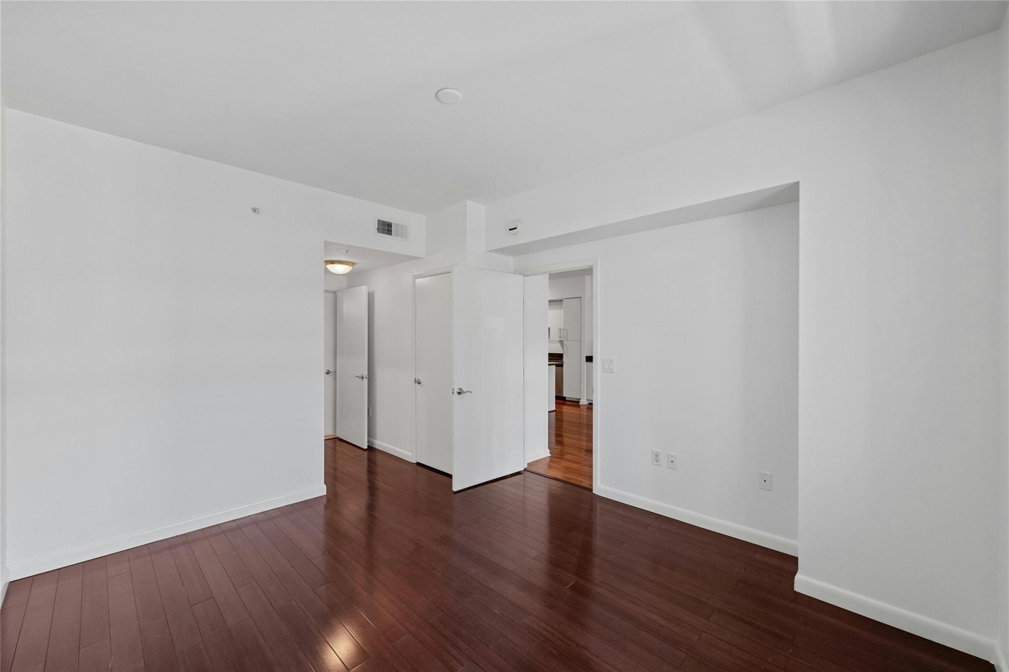 54 Rainey St 613 Property Photo 15