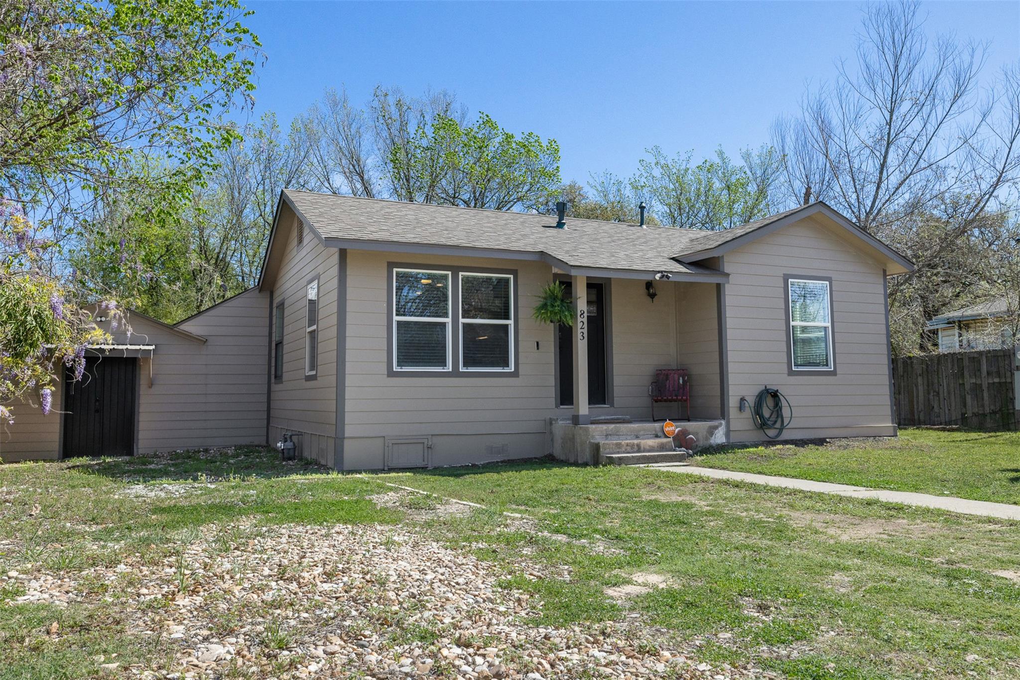 823 Hickory St Property Photo 1