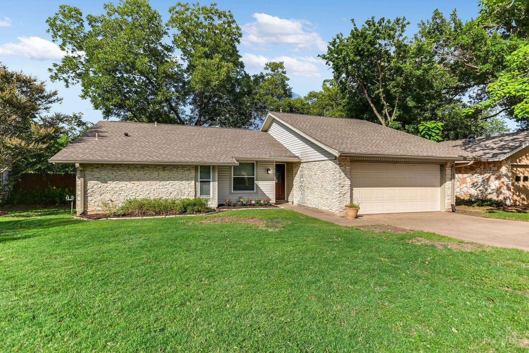 12107 Scissortail Dr Property Photo 1