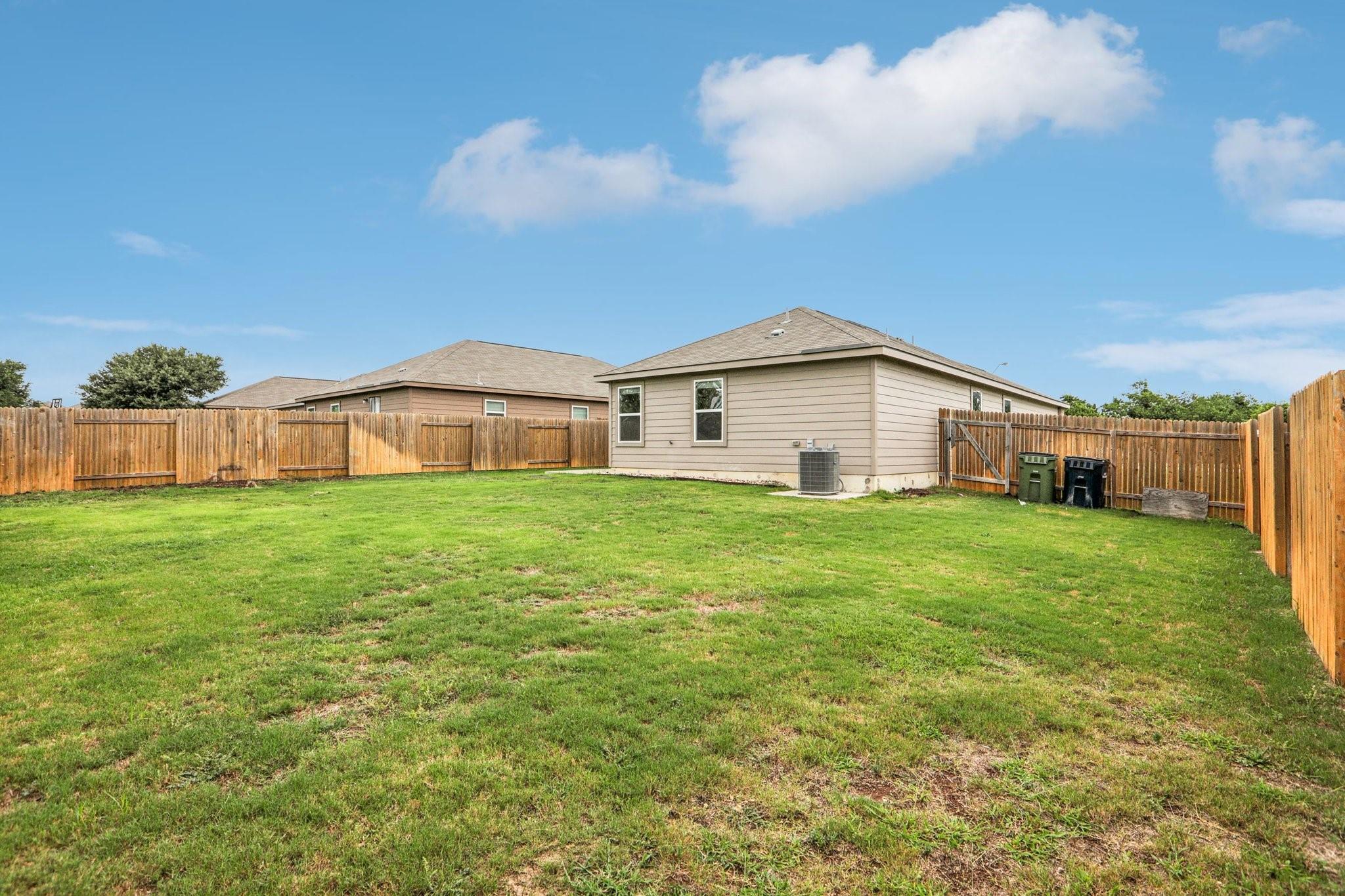 1040 Riverdale Cv Property Photo 1