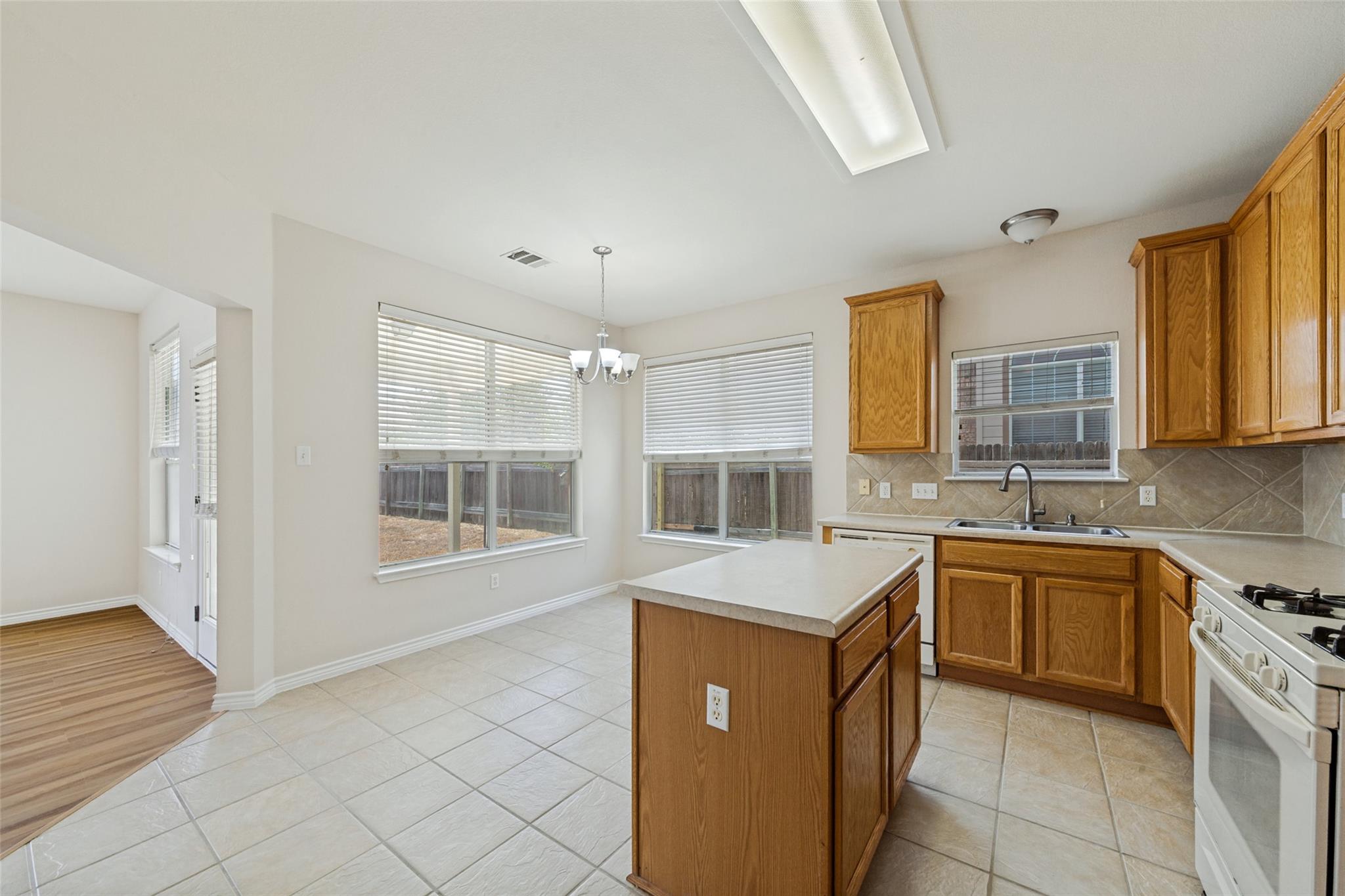 11205 Conchos River Trl Property Photo 7