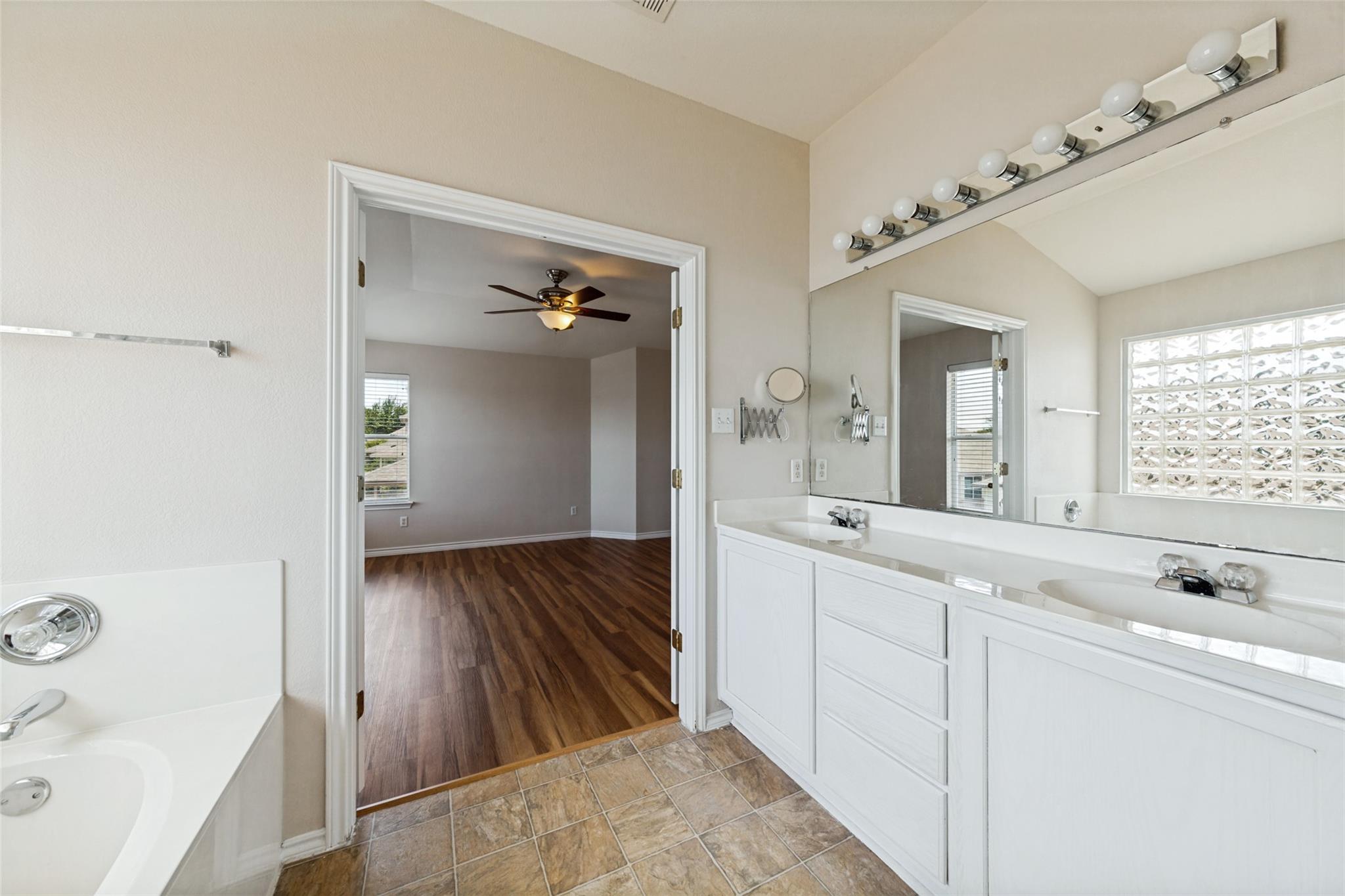11205 Conchos River Trl Property Photo 23
