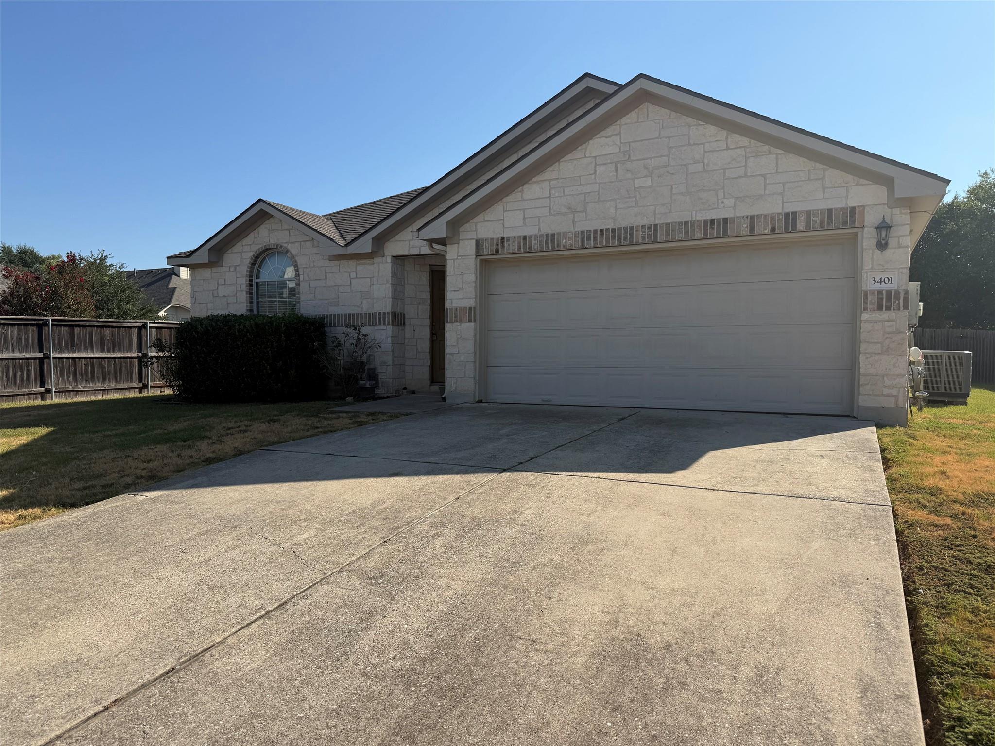 3401 Longhorn Trl Property Photo 1