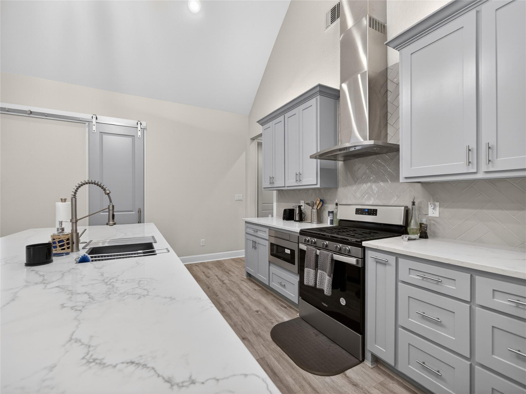18107 Forrest Dr Property Photo 12