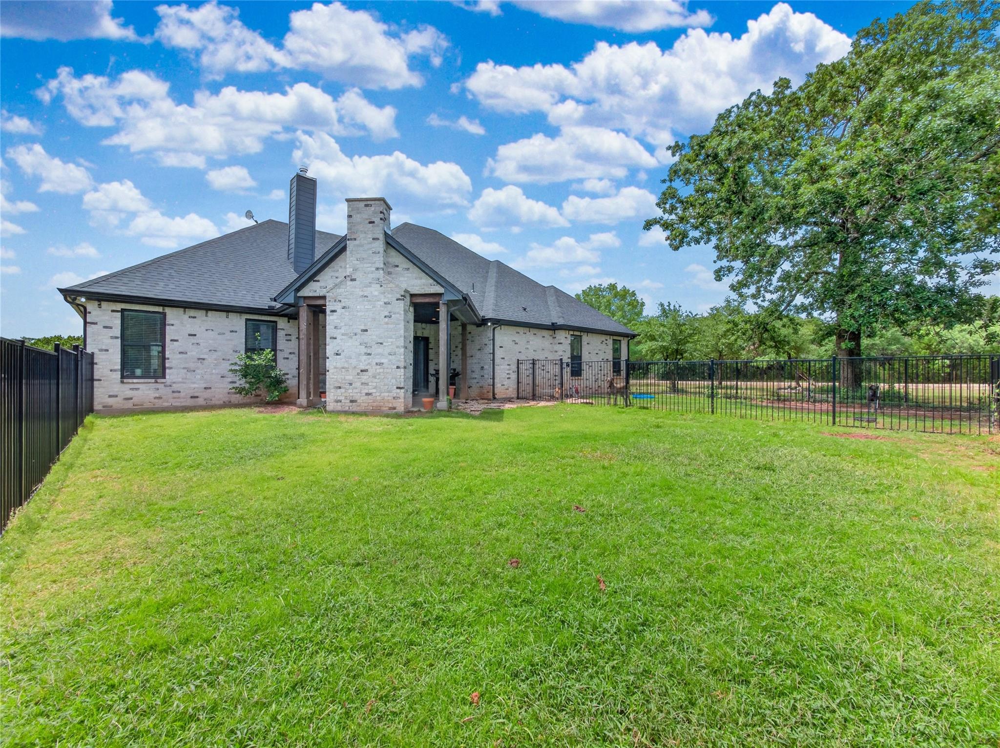 18107 Forrest Dr Property Photo 32
