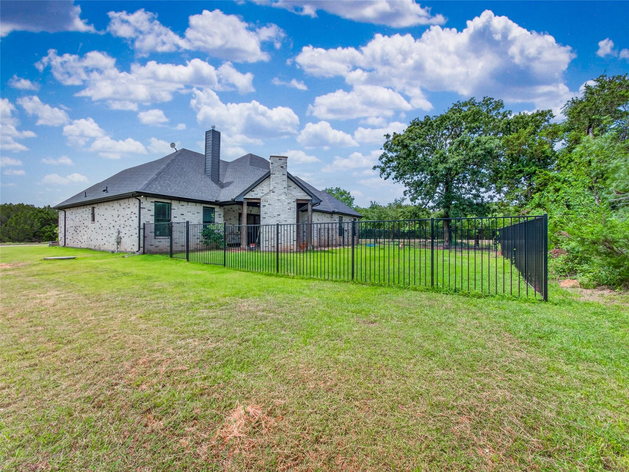 18107 Forrest Dr Property Photo 34