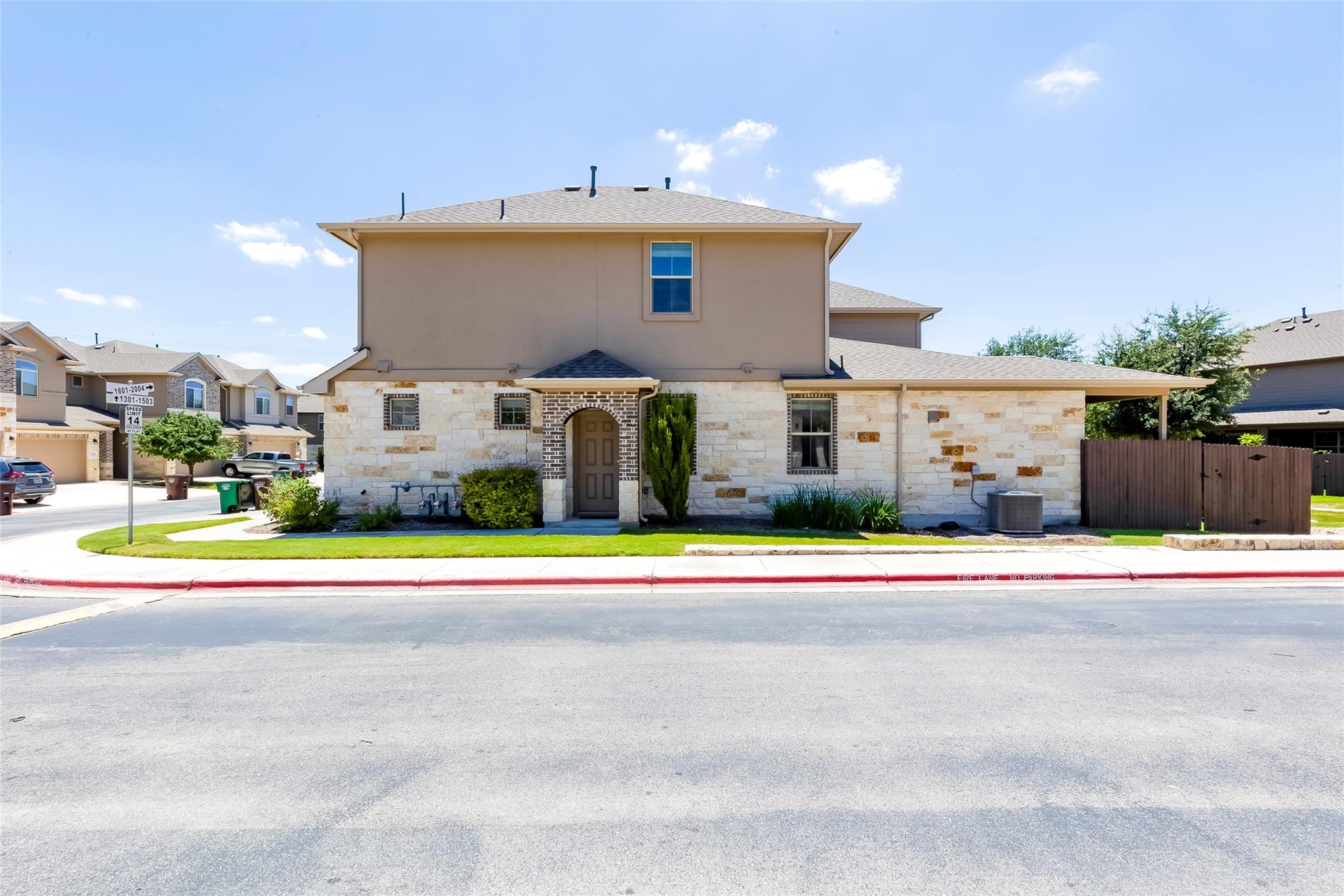 2880 Donnell Dr #1704 Property Photo 1
