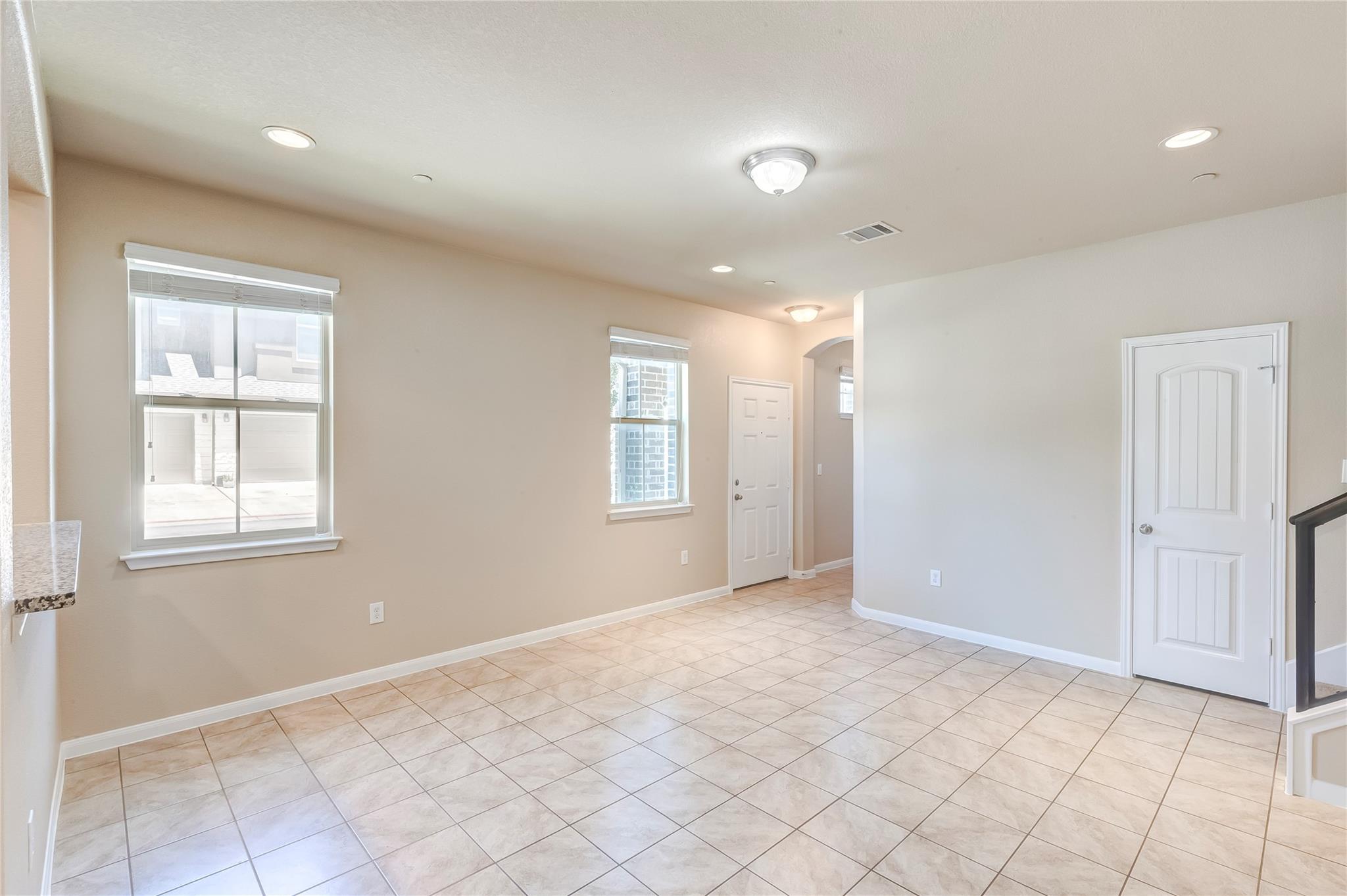 2880 Donnell Dr #1704 Property Photo 6