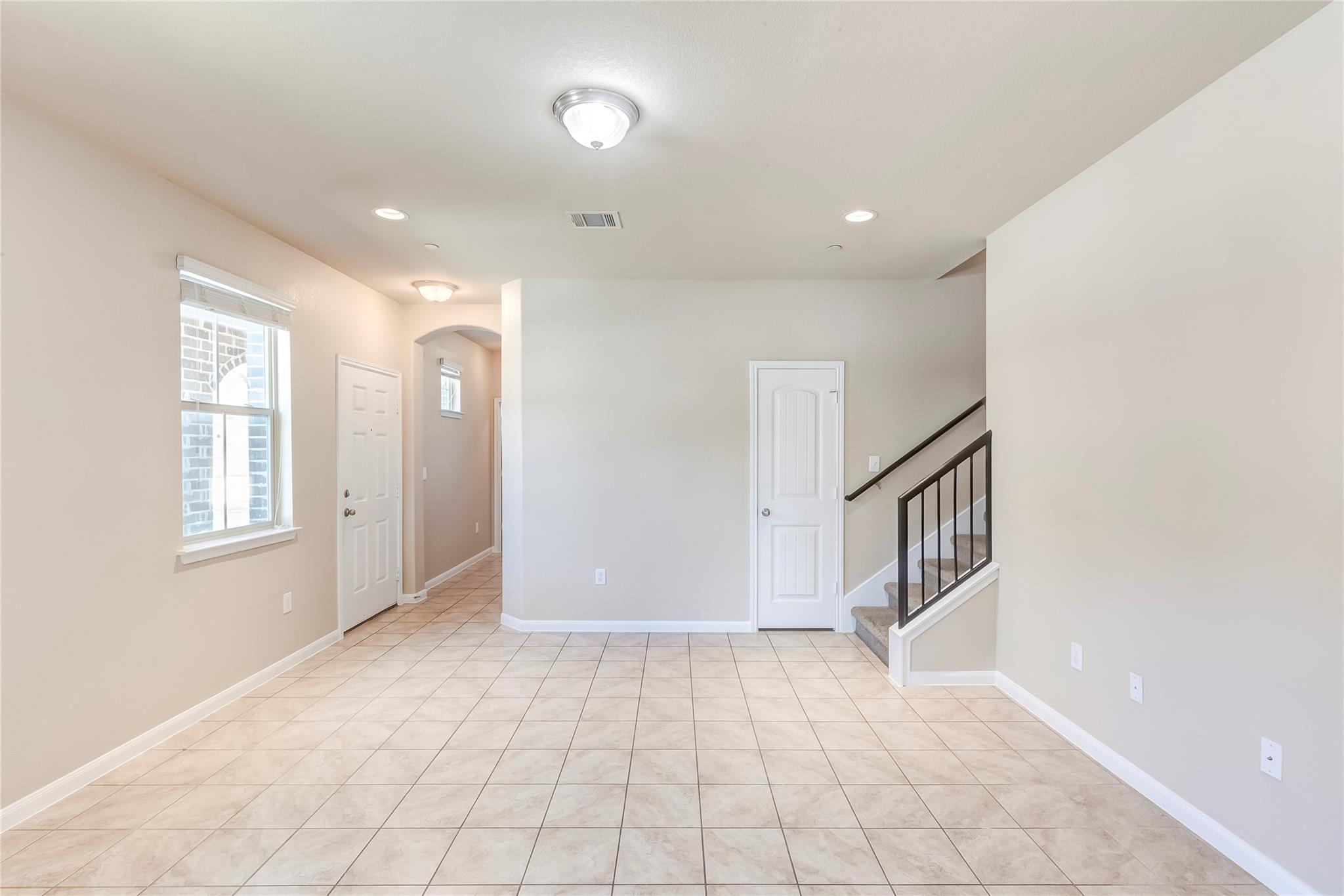 2880 Donnell Dr #1704 Property Photo 7