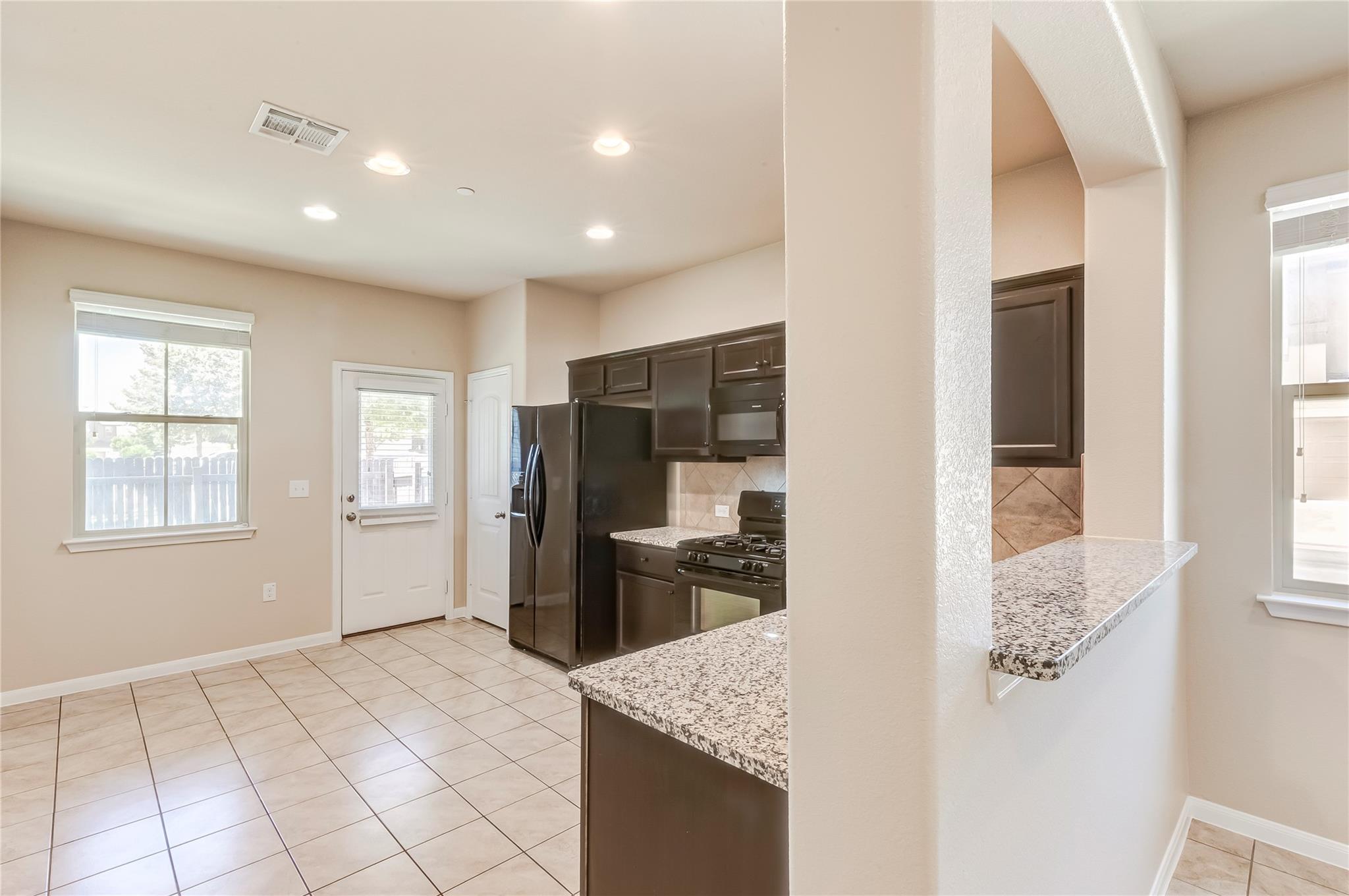 2880 Donnell Dr #1704 Property Photo 10