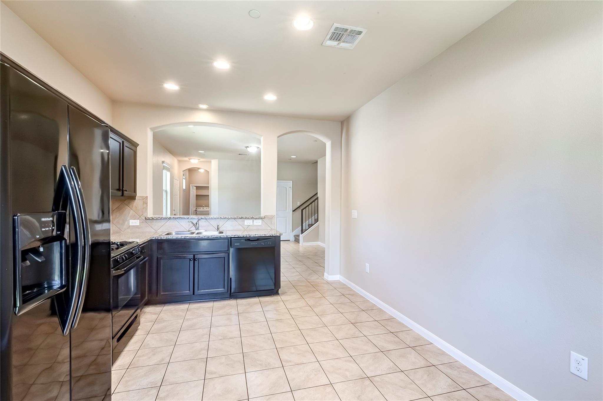 2880 Donnell Dr #1704 Property Photo 12
