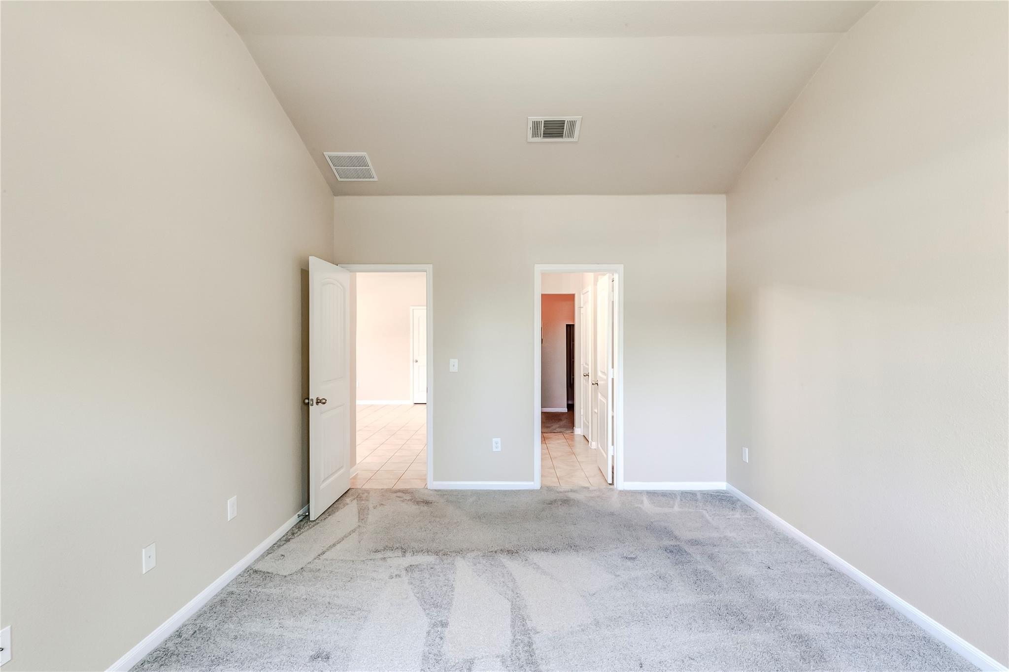 2880 Donnell Dr #1704 Property Photo 16
