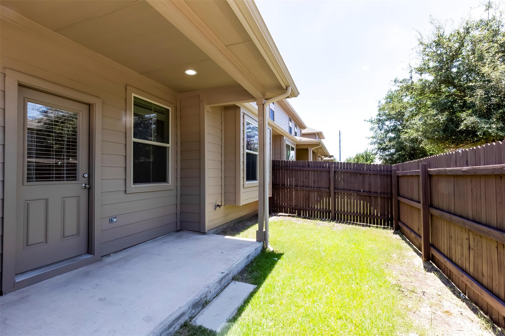 2880 Donnell Dr #1704 Property Photo 31