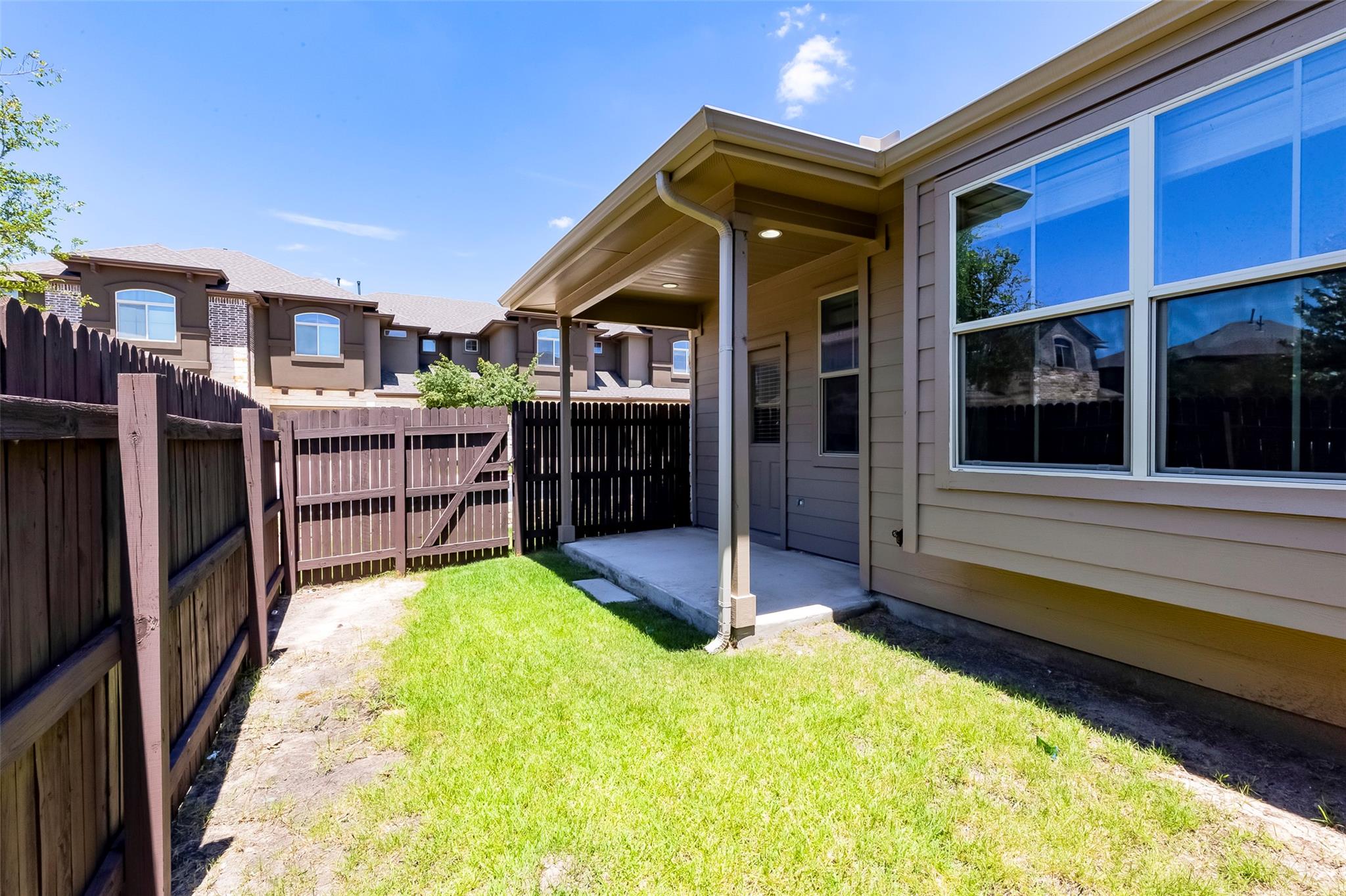 2880 Donnell Dr #1704 Property Photo 32