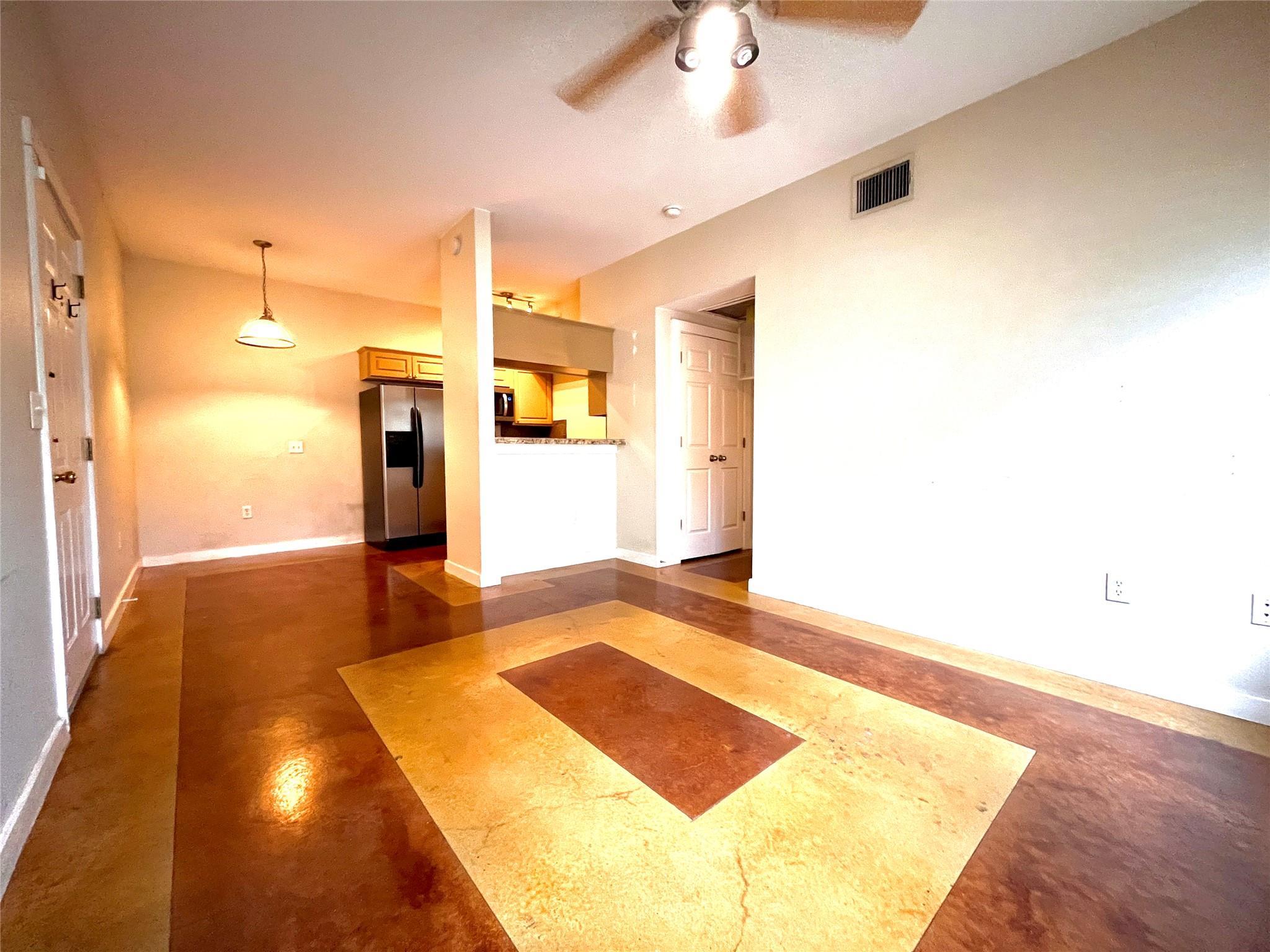 2106 Cullen Ave #112 Property Photo 4