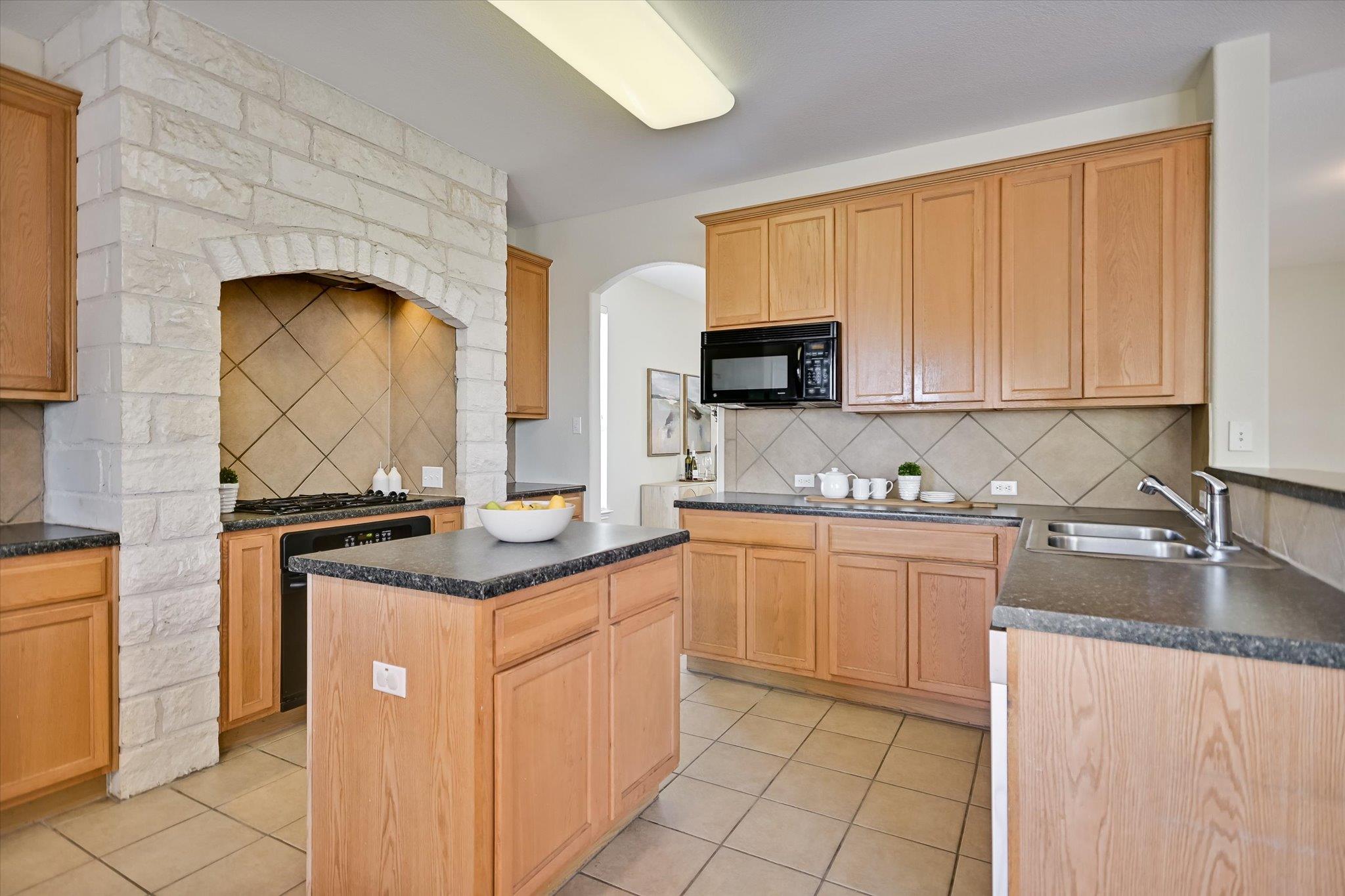587 Shadow Creek Blvd Property Photo 7