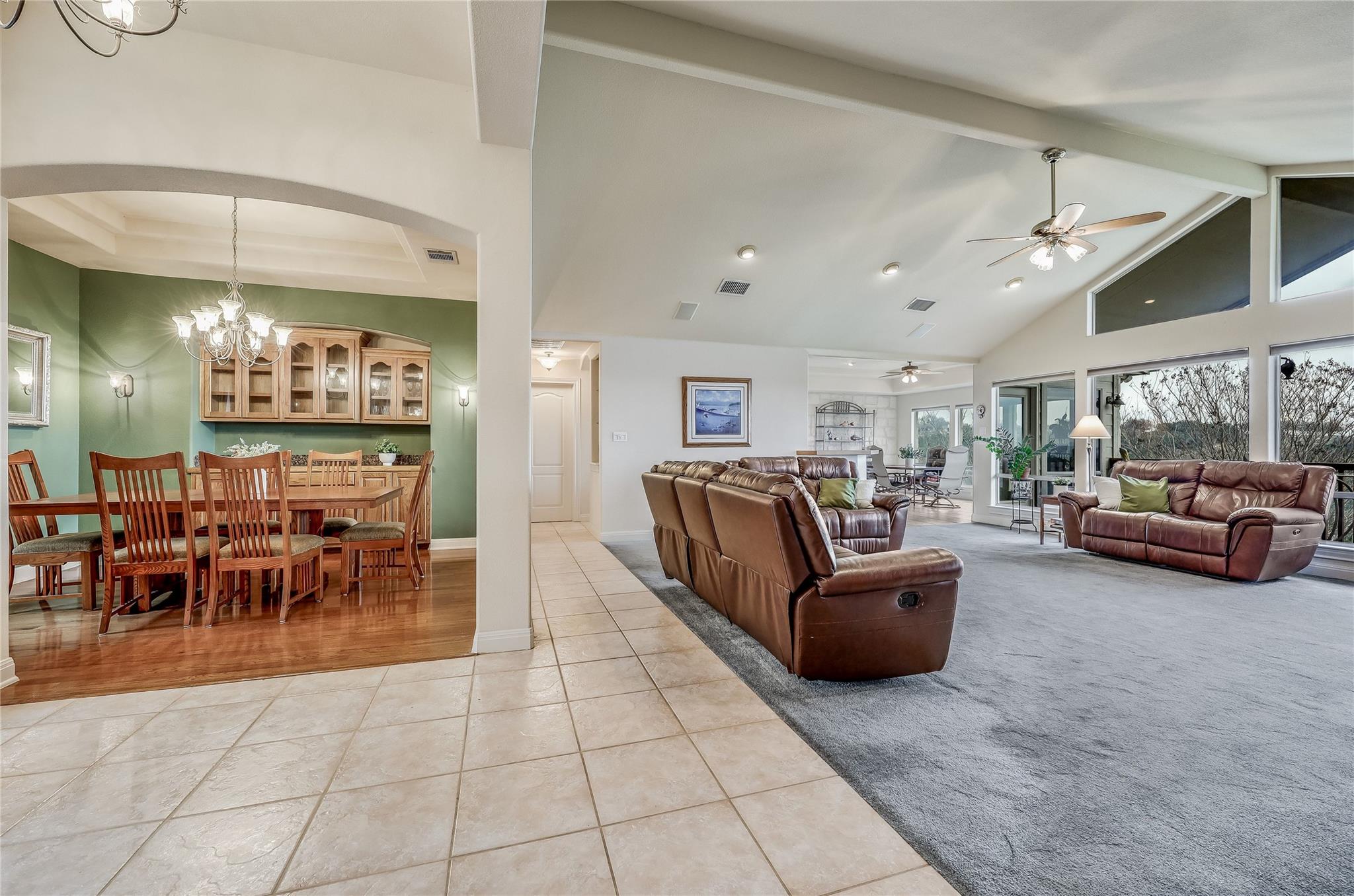 20711 Henry Ave Property Photo 4
