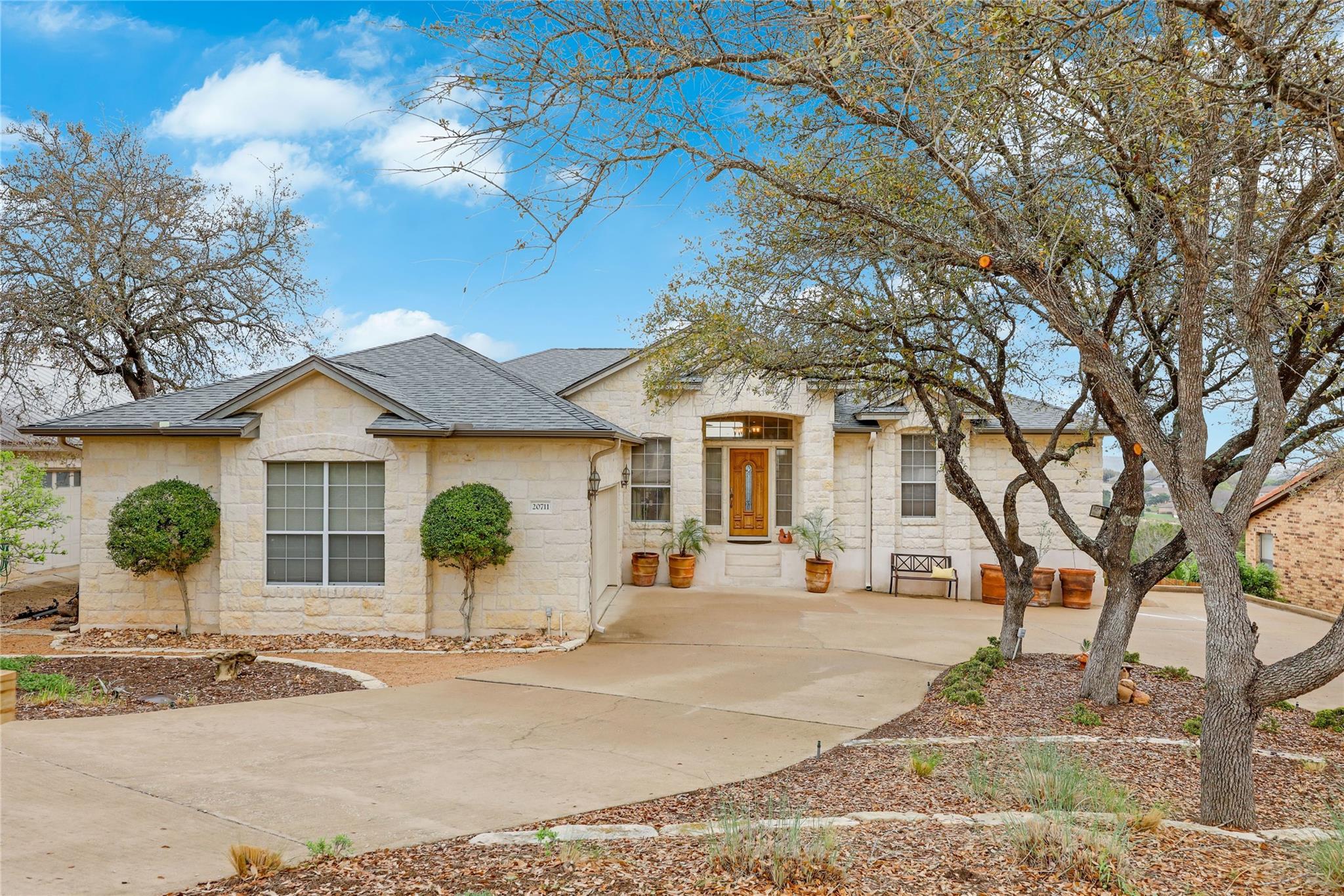 20711 Henry Ave Property Photo 5