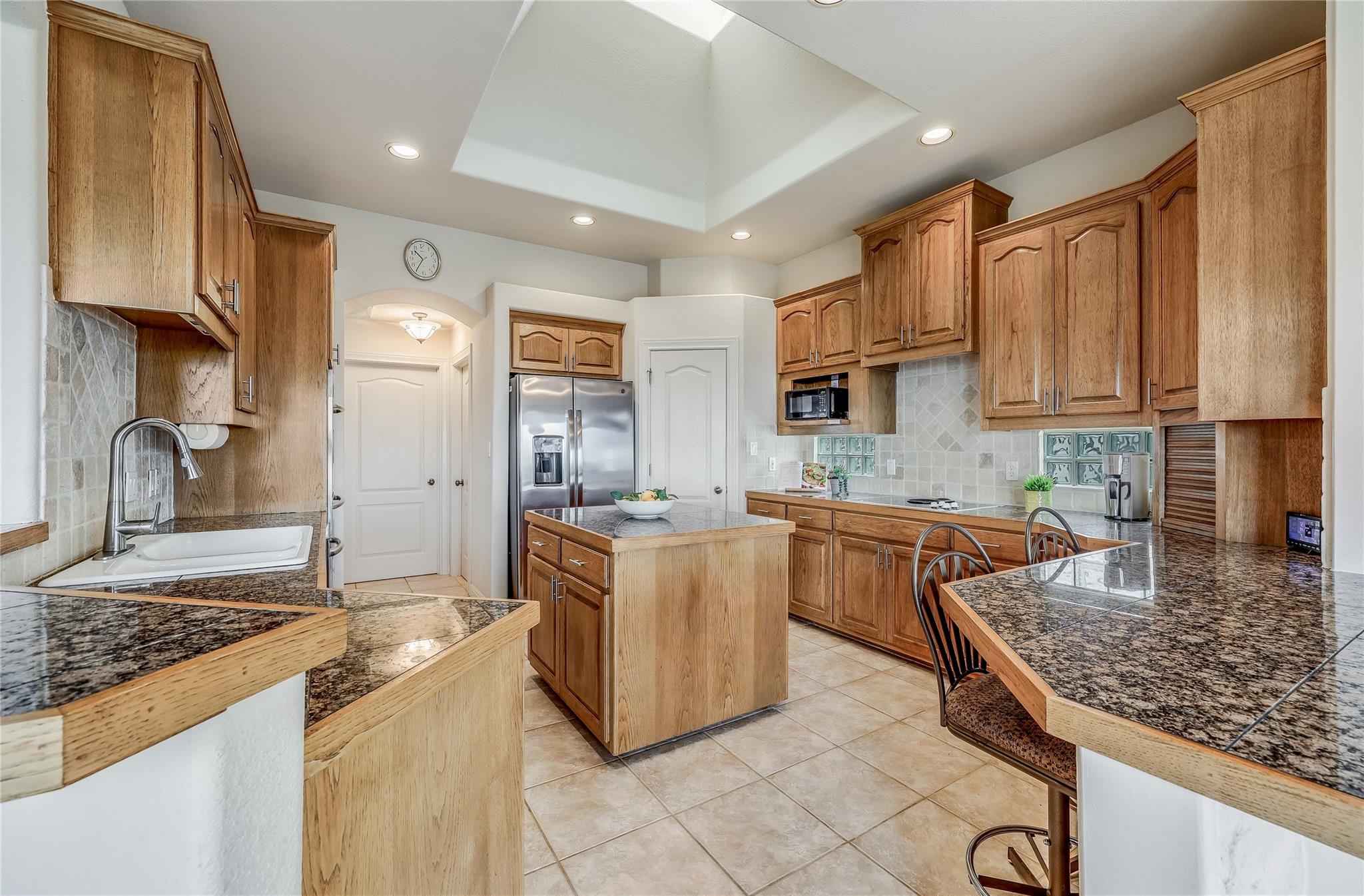 20711 Henry Ave Property Photo 12