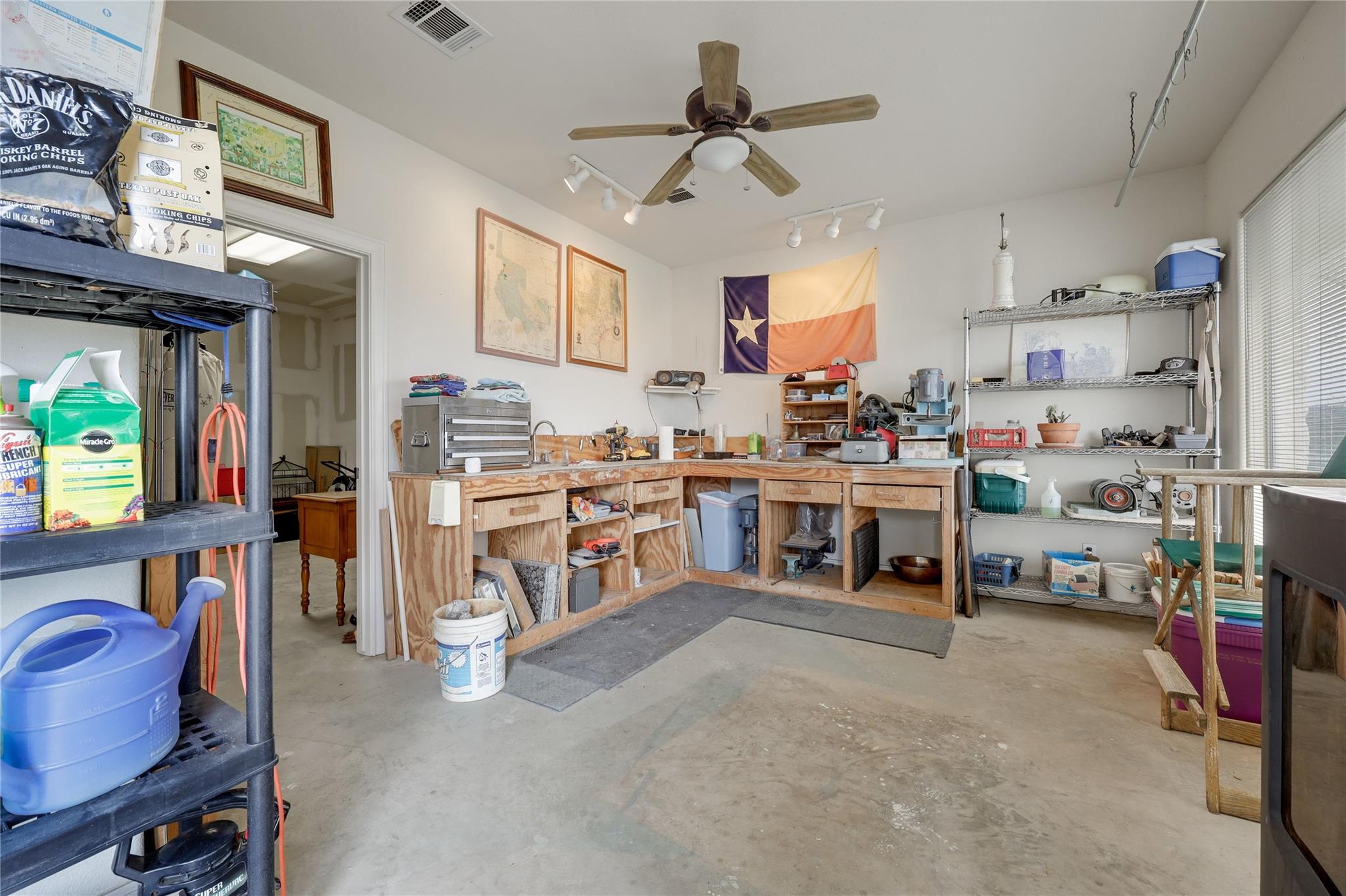 20711 Henry Ave Property Photo 26