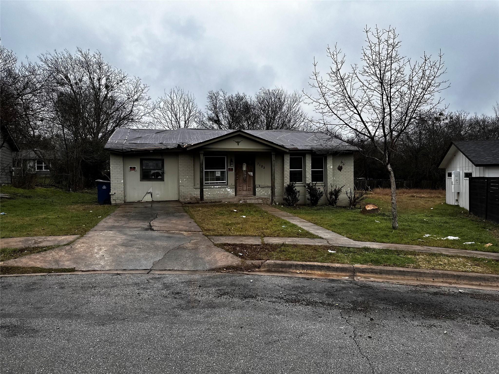 7123 Howerington Cir Property Photo