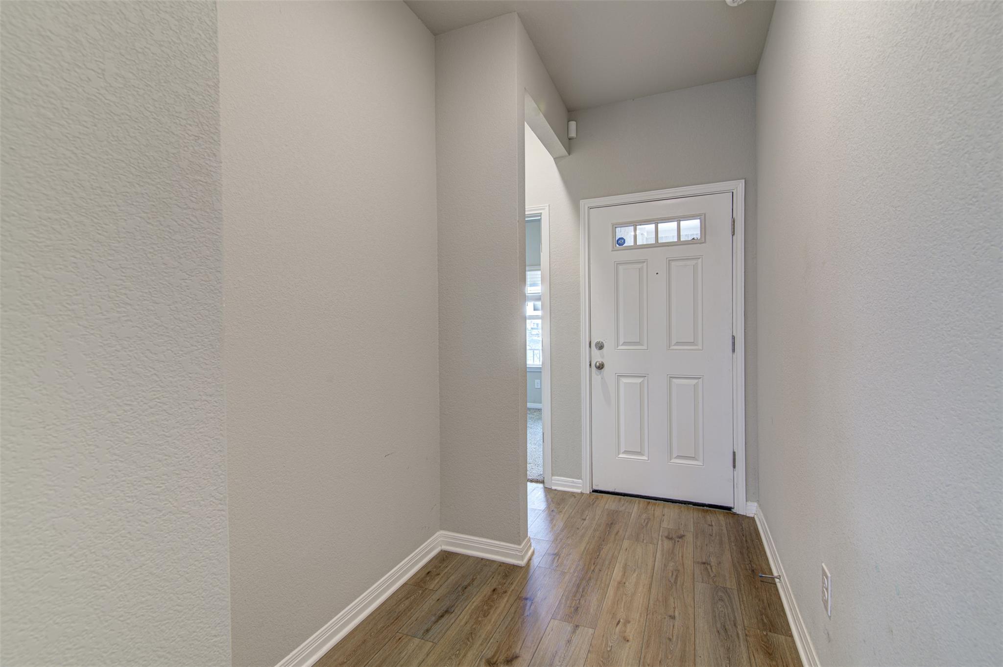 300 Bear Oak St Property Photo 4