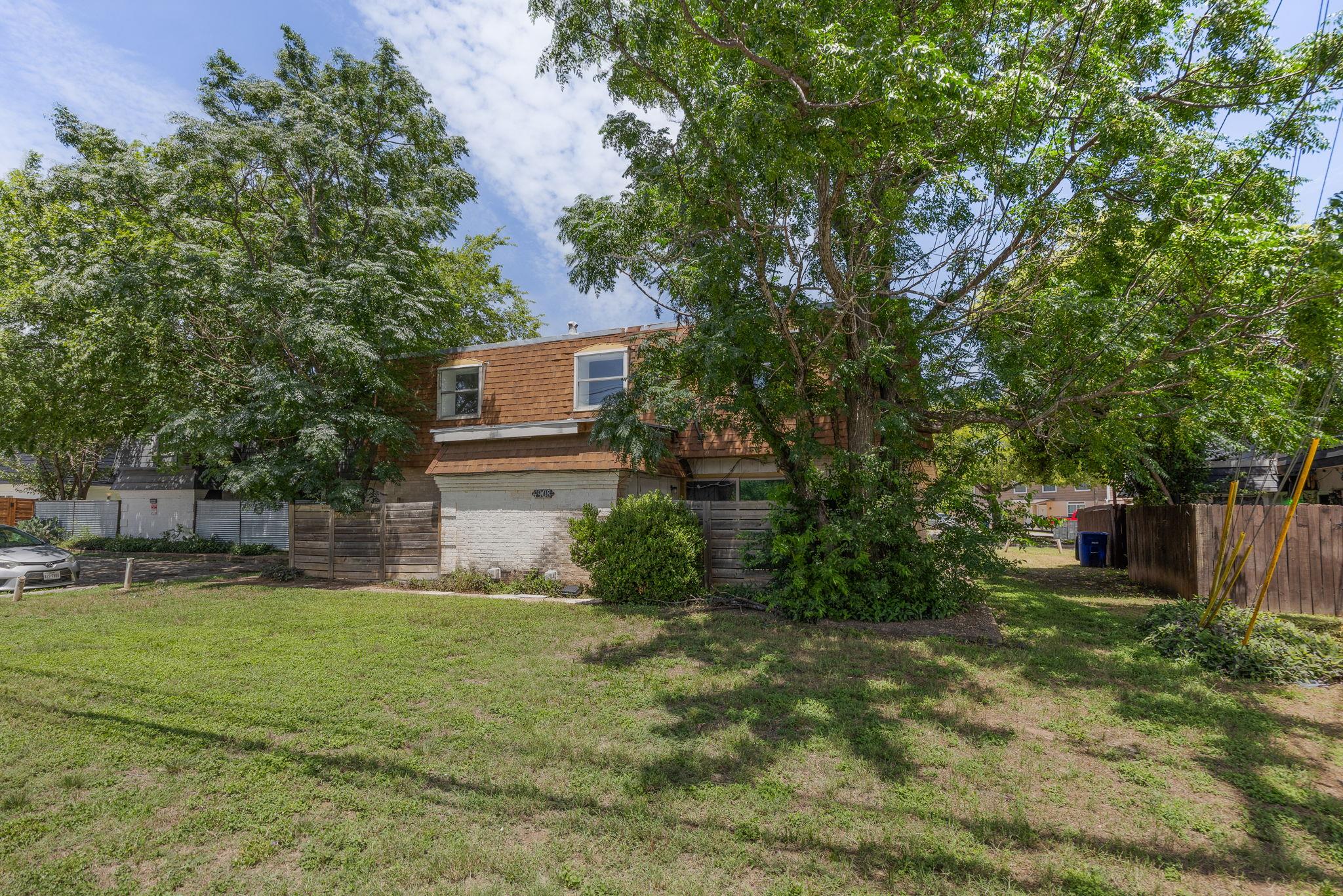 4908 West Gate Blvd Property Photo 1