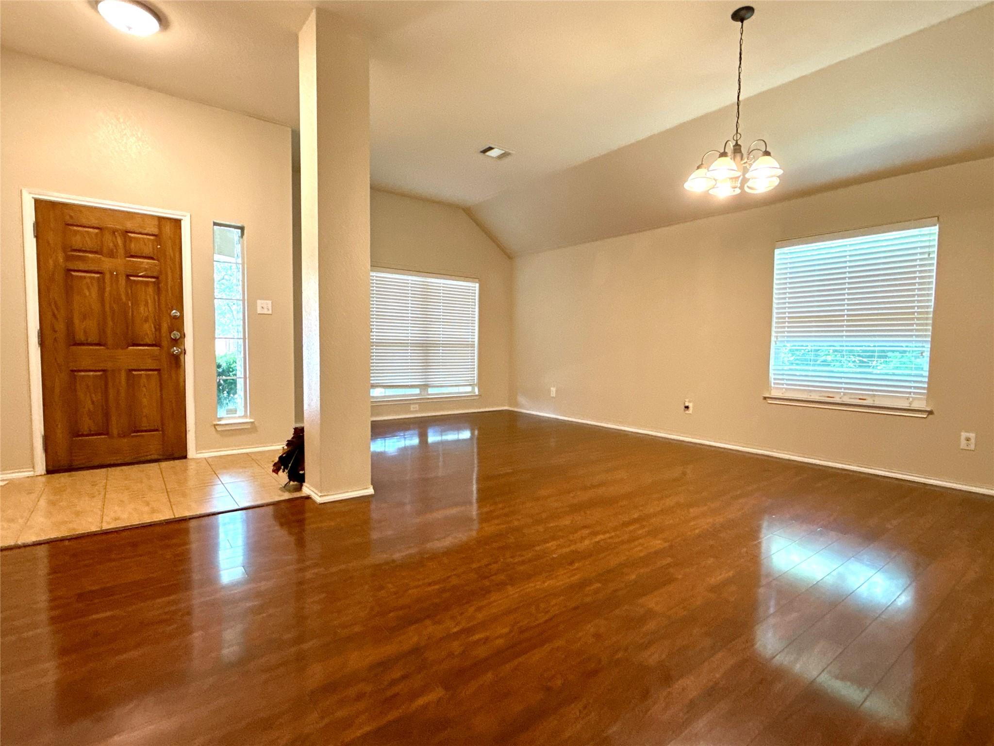 1213 Rainbow Parke Dr Property Photo 3