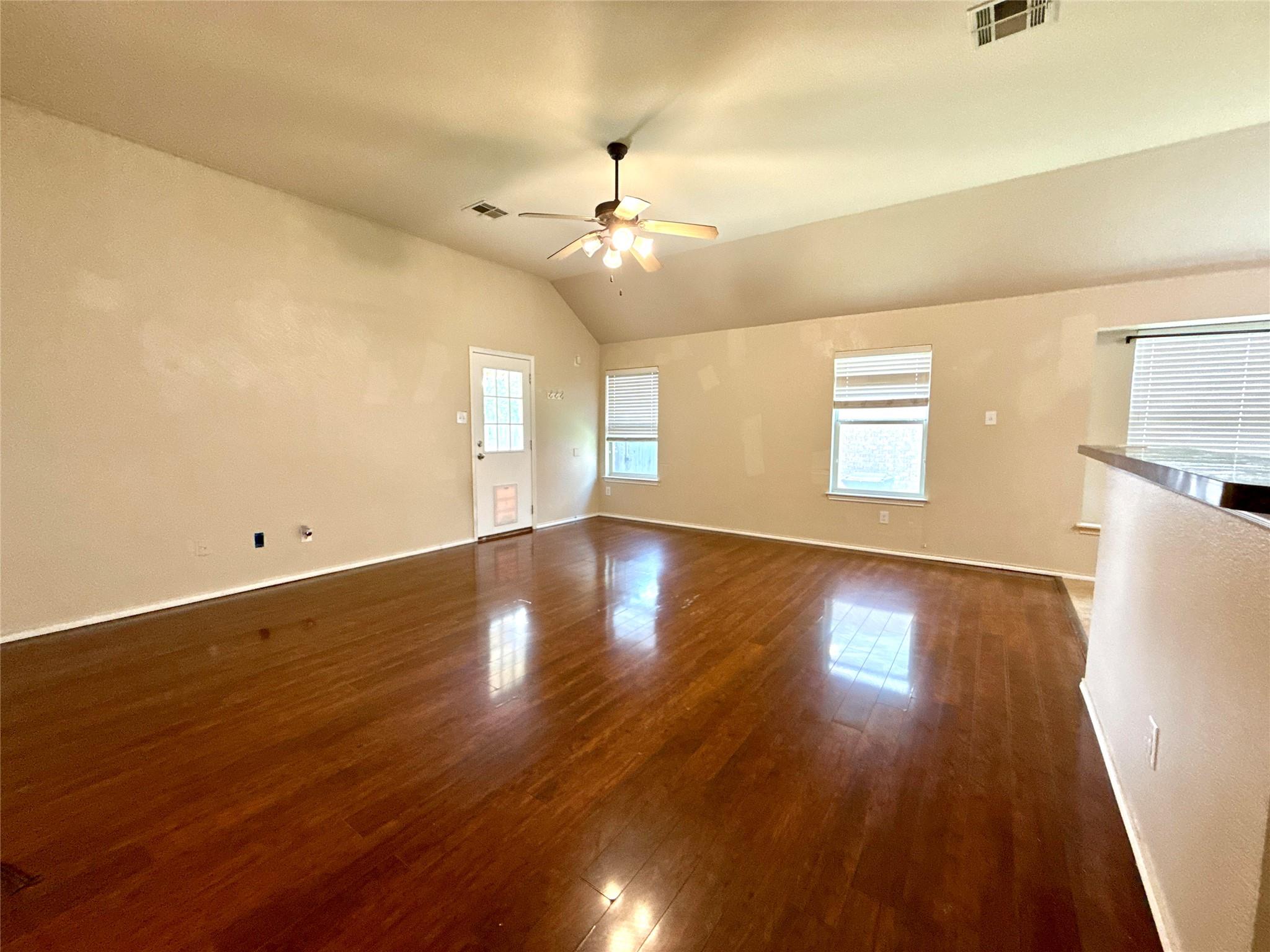 1213 Rainbow Parke Dr Property Photo 7