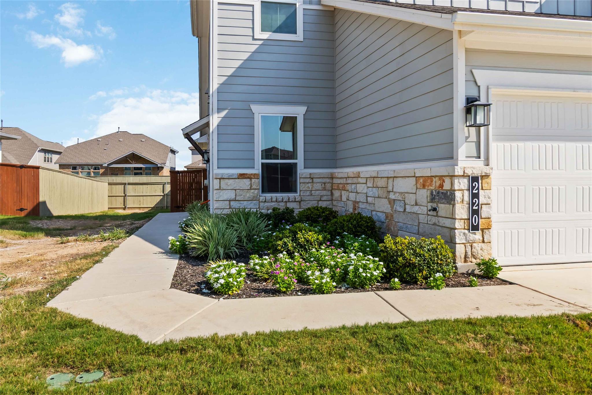 220 Mirabeau Way Property Photo 4
