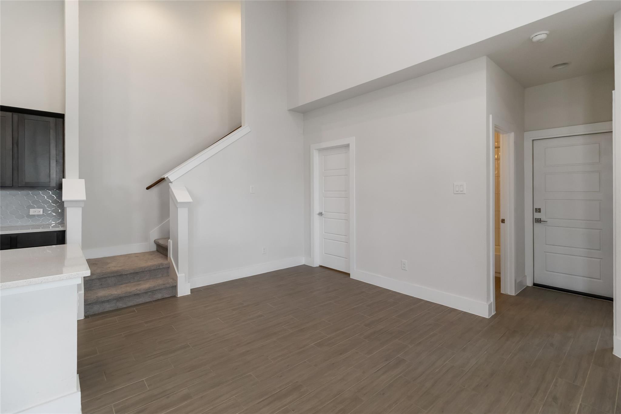 220 Mirabeau Way Property Photo 6