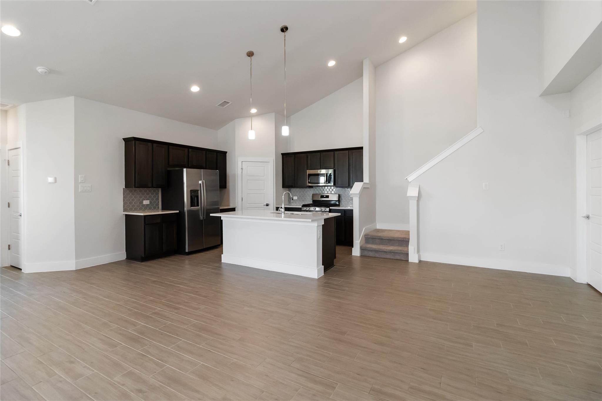 220 Mirabeau Way Property Photo 7