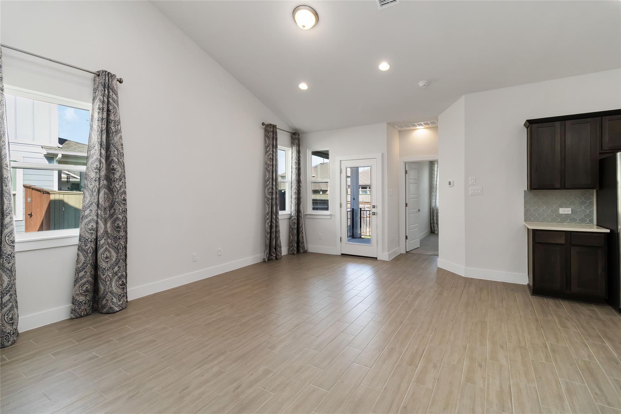 220 Mirabeau Way Property Photo 8