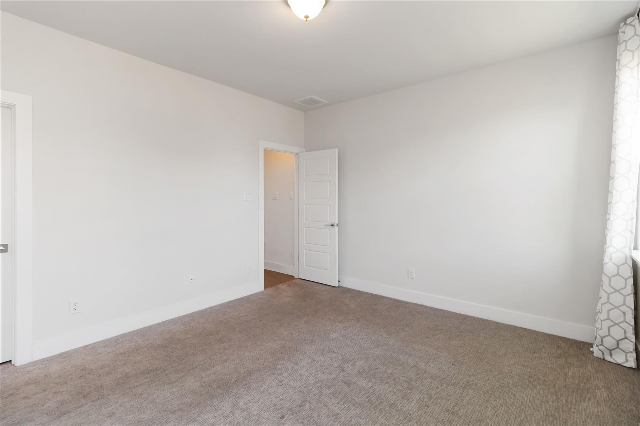 220 Mirabeau Way Property Photo 14