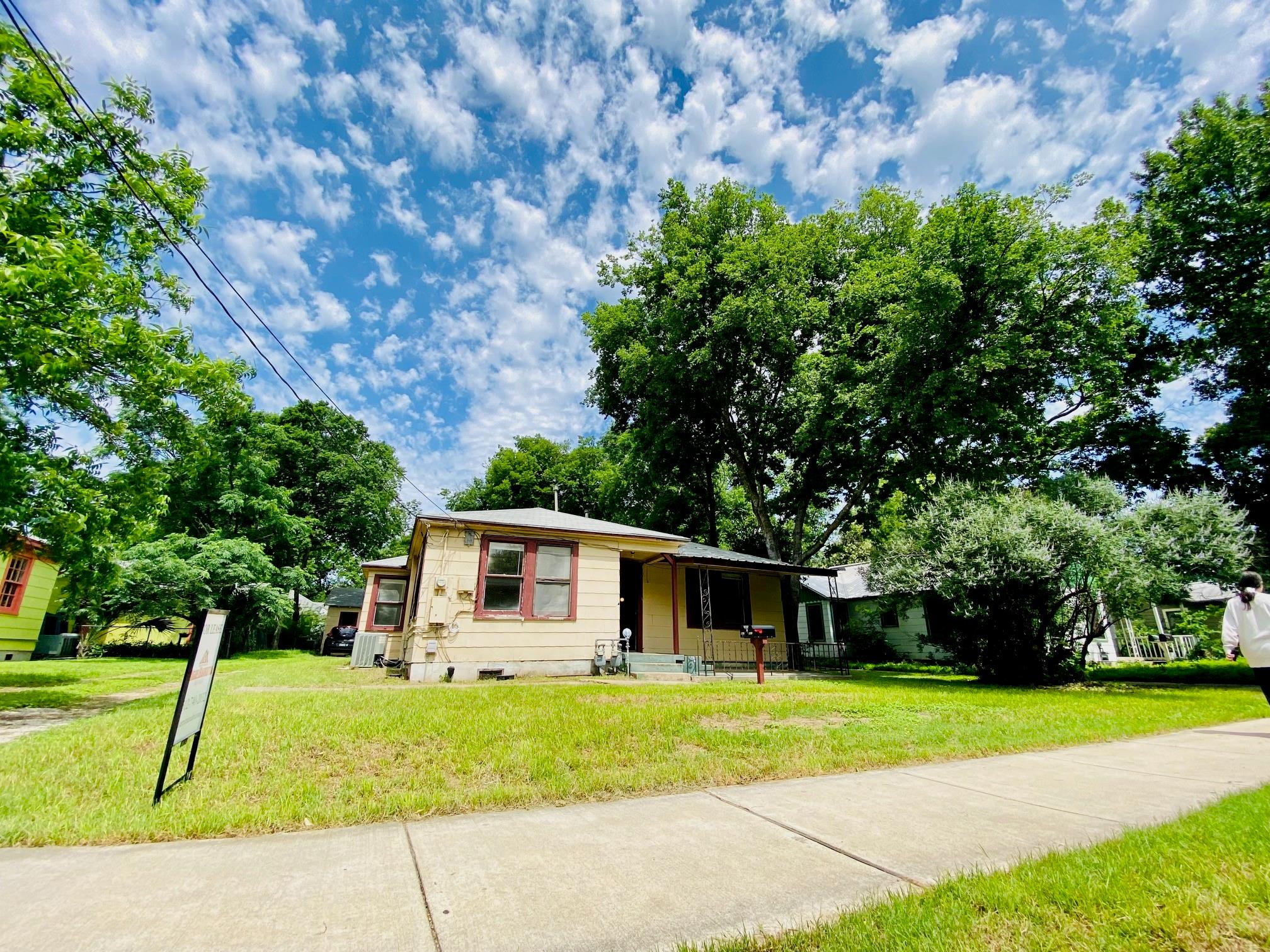 4902 Caswell Ave #a Property Photo 1