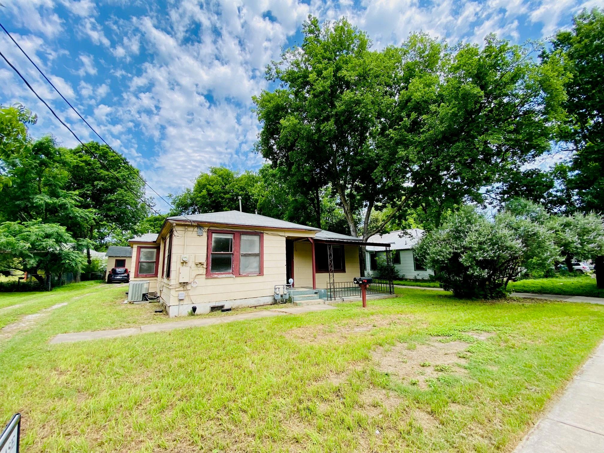 4902 Caswell Ave #a Property Photo 2