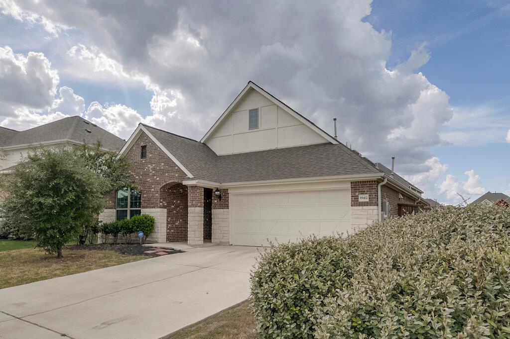 19412 Camlann Pl Property Photo 2
