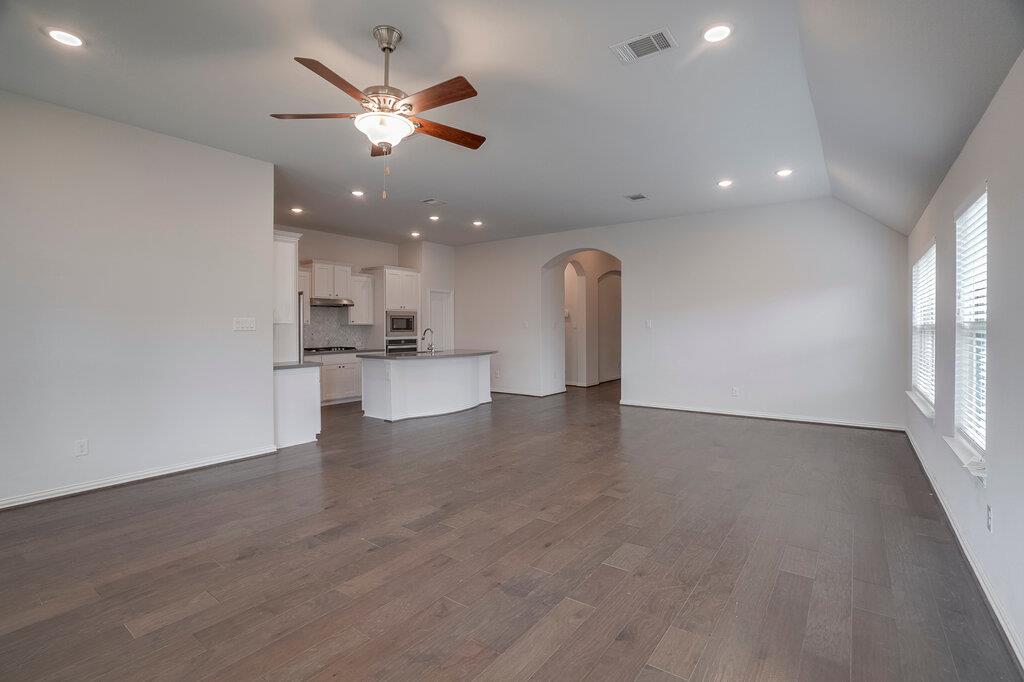 19412 Camlann Pl Property Photo 7