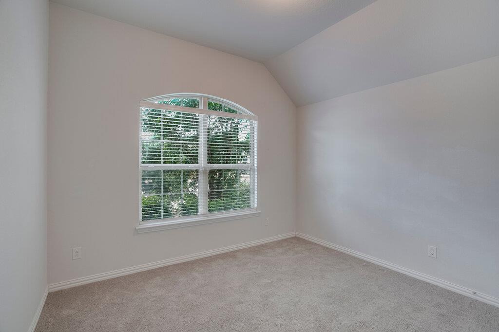 19412 Camlann Pl Property Photo 8
