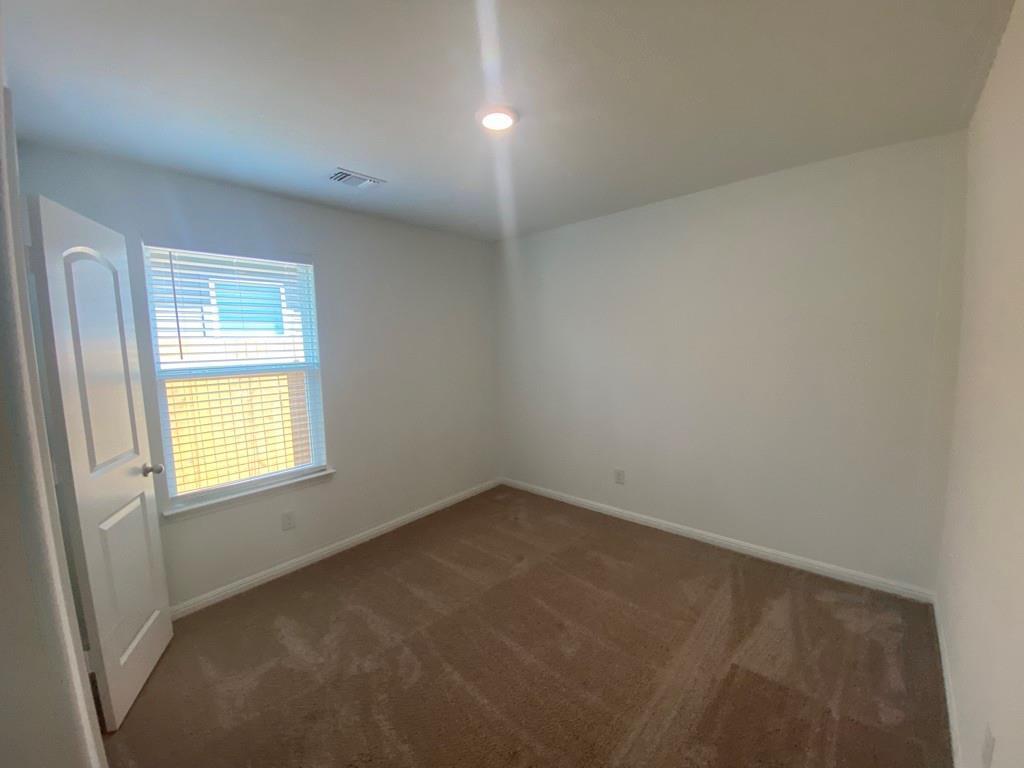 309 Riverdale Drive Dr Property Photo 5